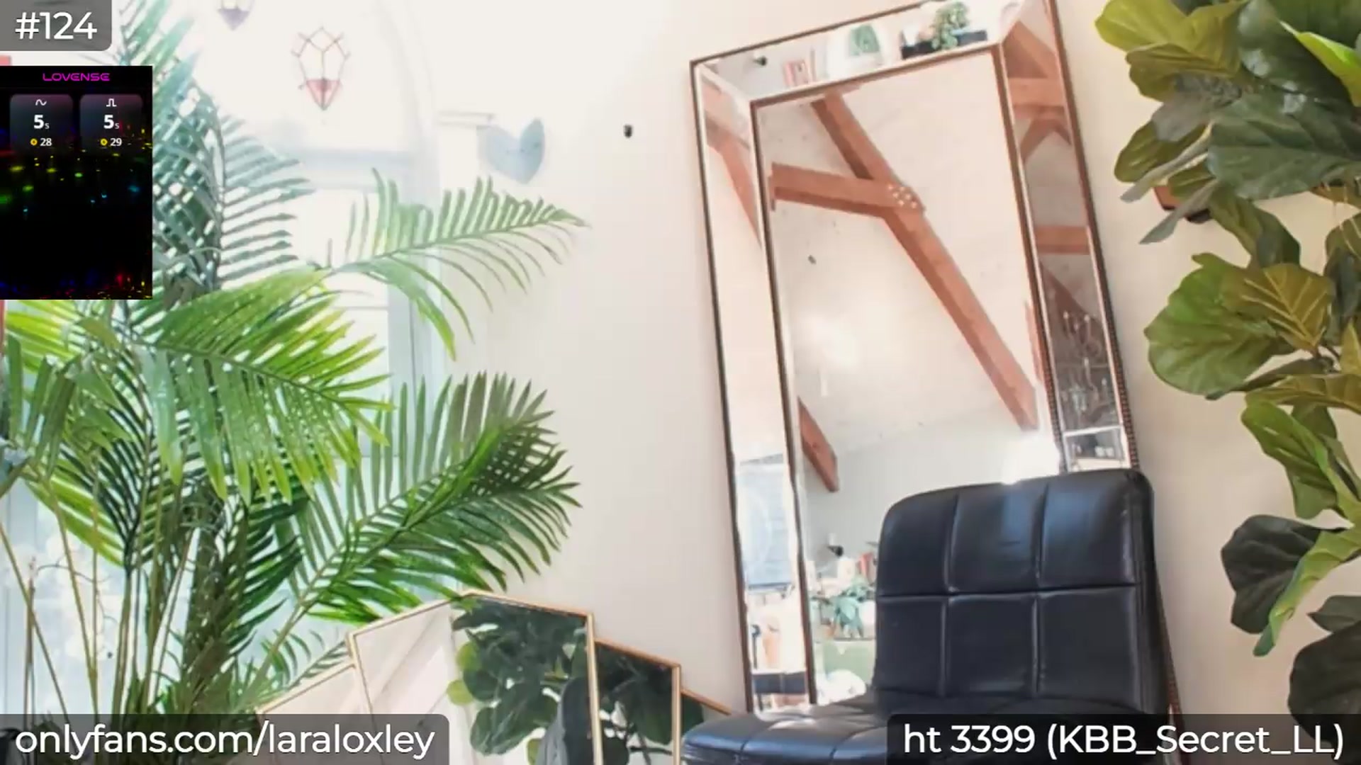 Gallery image thumbnail from LaraLoxley's myfreecams stream on, 08/30/2026, 20:15 image 11 of 20