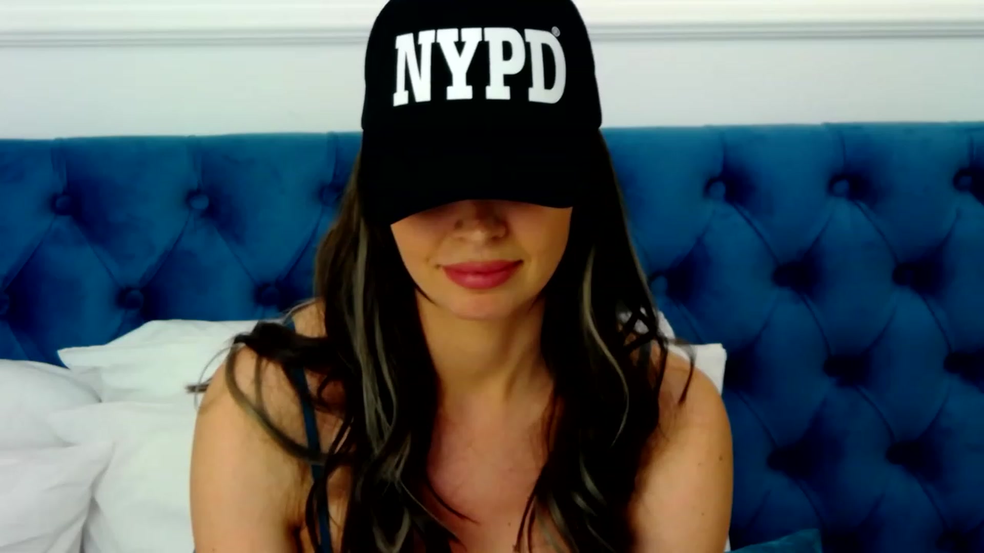 Gallery image thumbnail from LaraMaddison's myfreecams stream on, 06/28/2023, 23:09 image 17 of 20