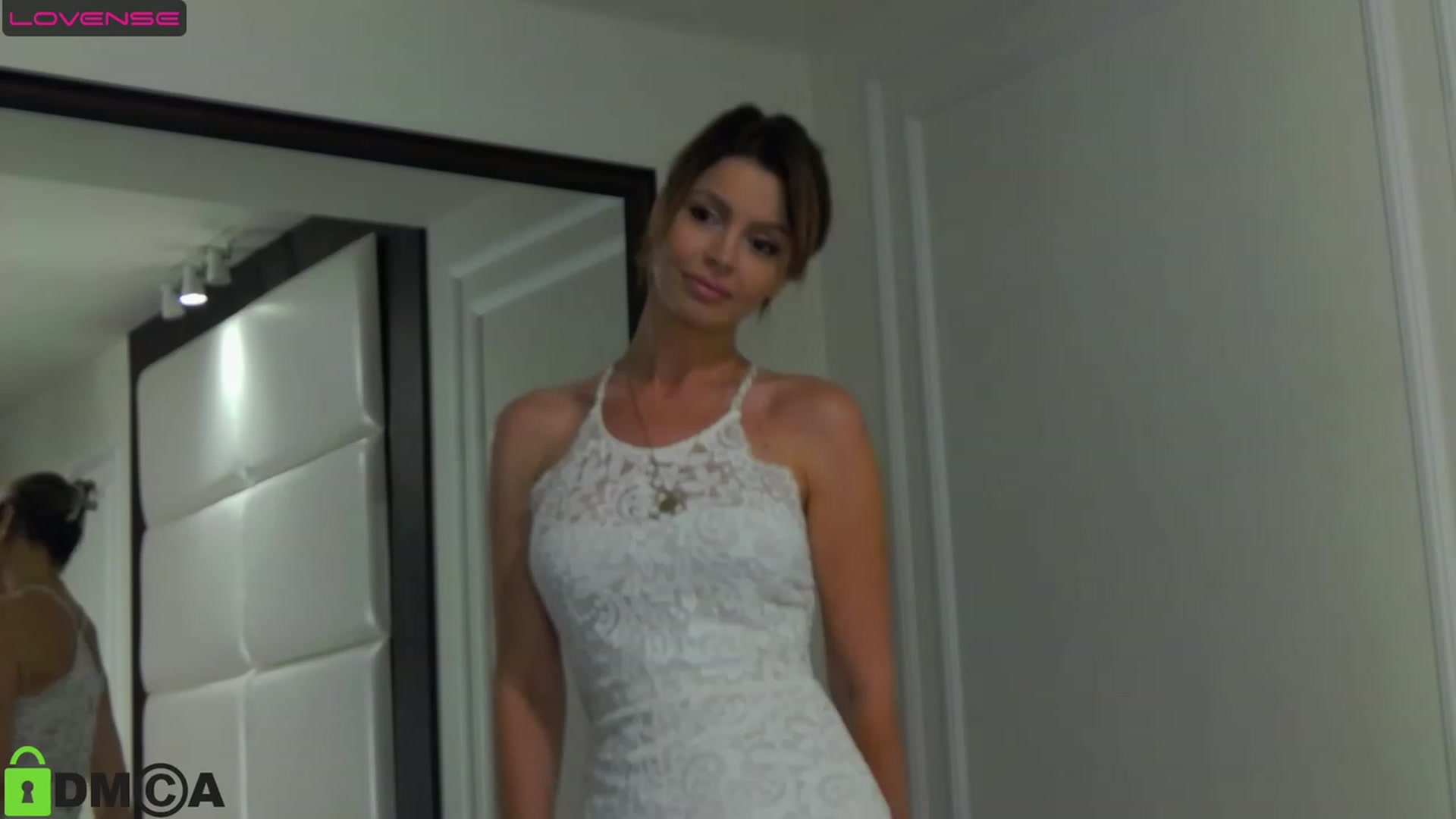 Gallery image thumbnail from LaraMaddison's myfreecams stream on, 08/04/2023, 17:29 image 16 of 20