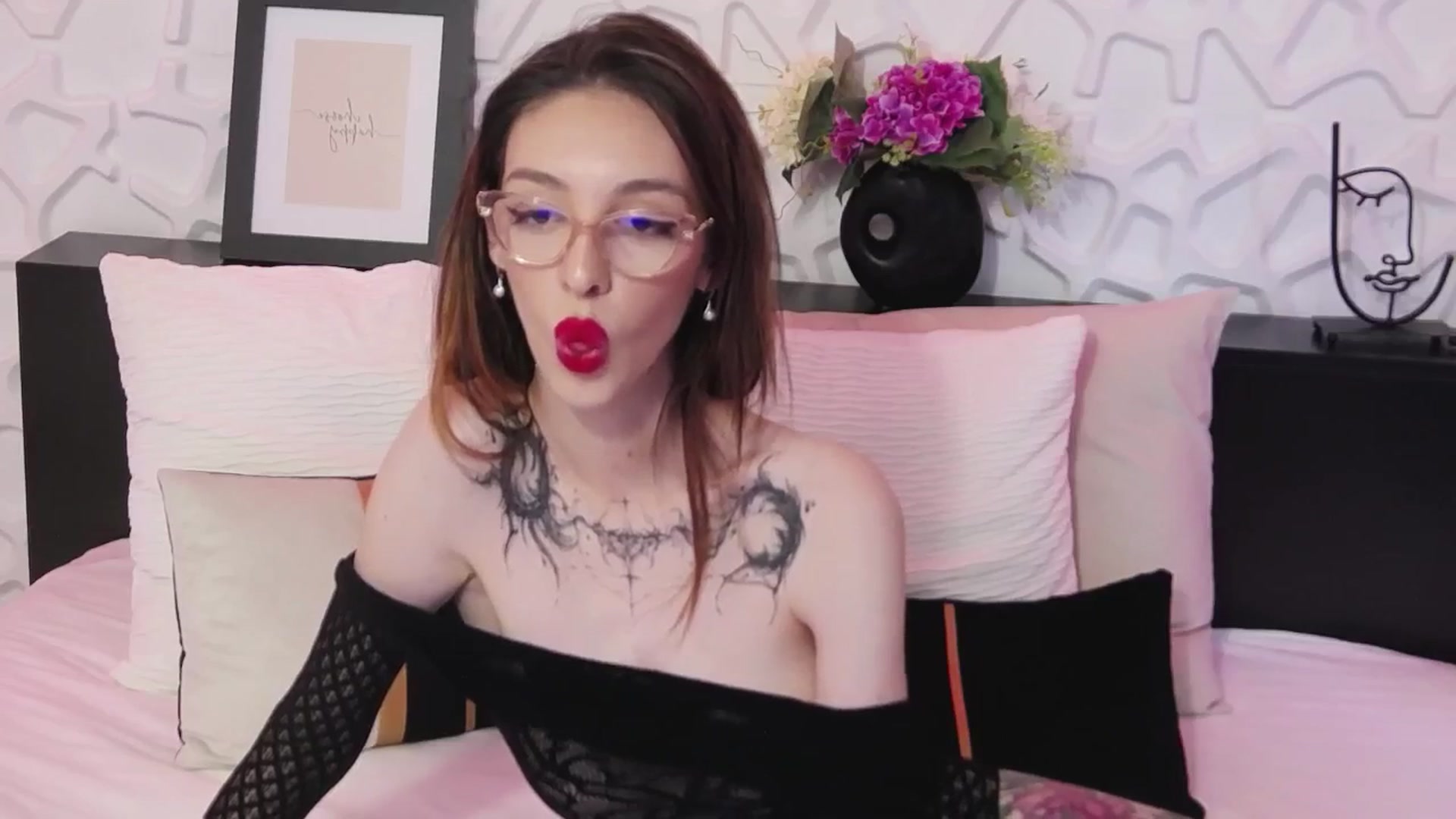 Gallery image thumbnail from LaraMason's myfreecams stream on, 07/23/2024, 11:57 image 13 of 20