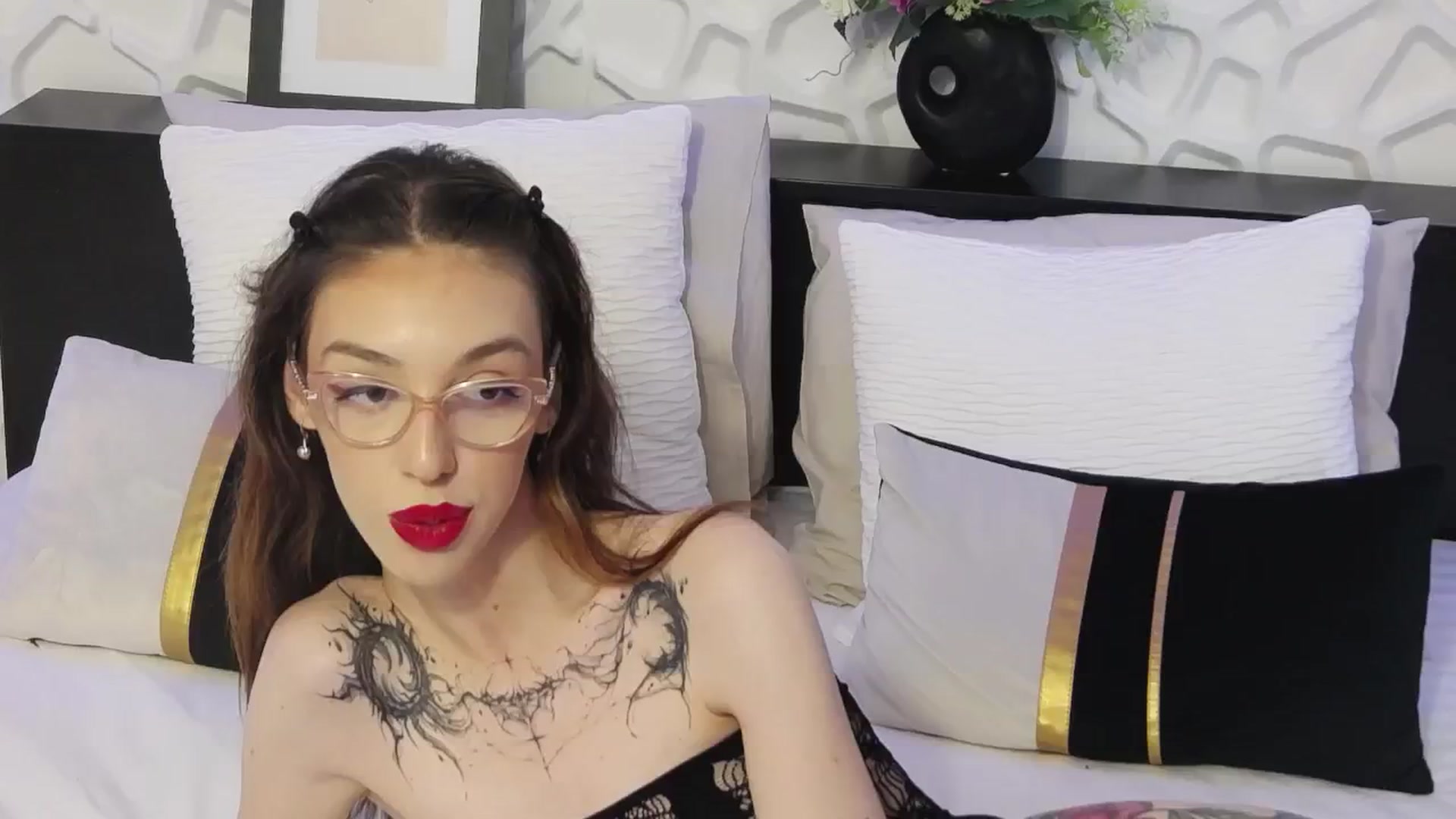Gallery image thumbnail from LaraMason's myfreecams stream on, 07/28/2024, 08:24 image 6 of 20