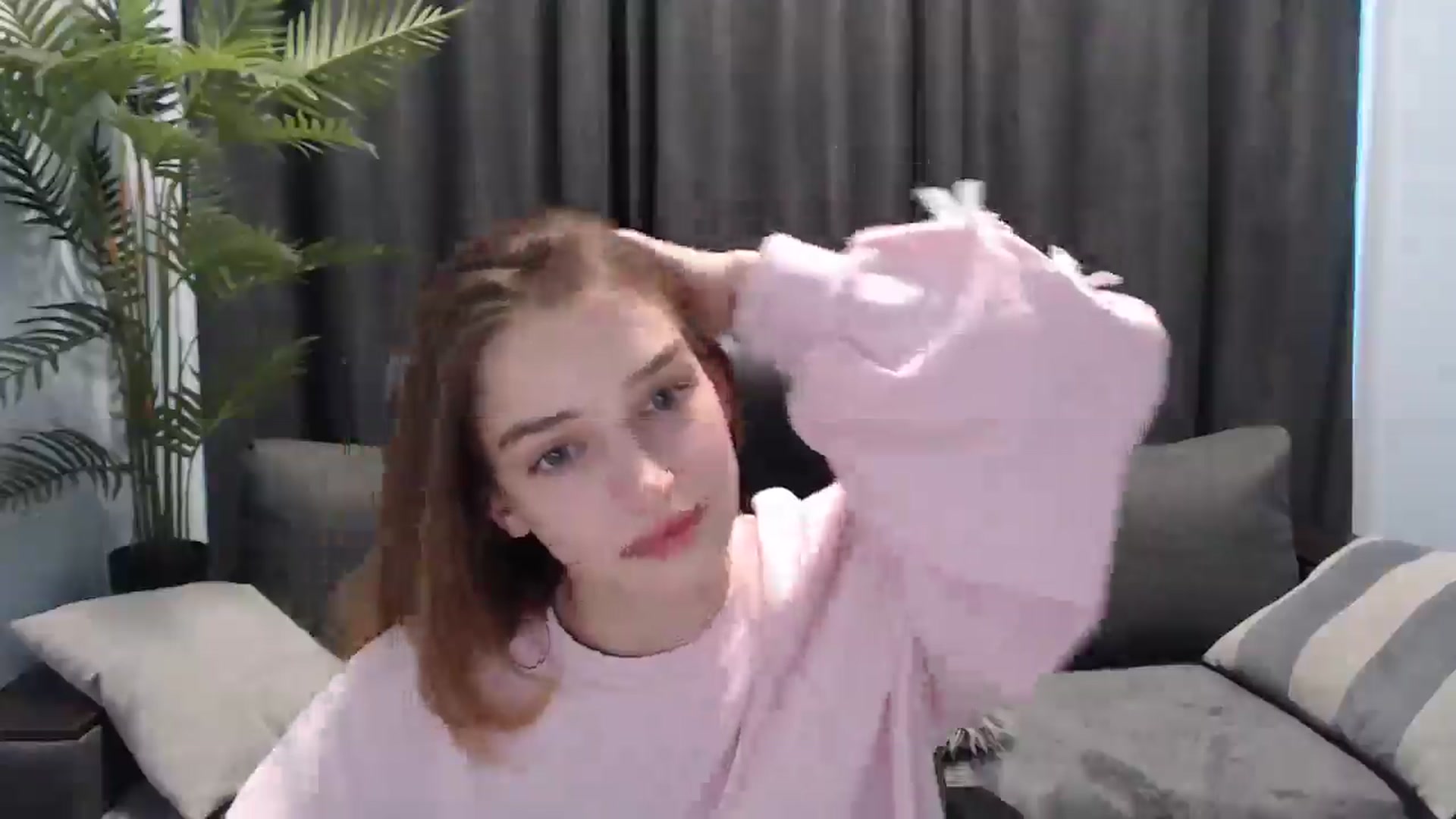 Gallery image thumbnail from LaraMinx's myfreecams stream on, 04/17/2026, 13:57 image 4 of 20