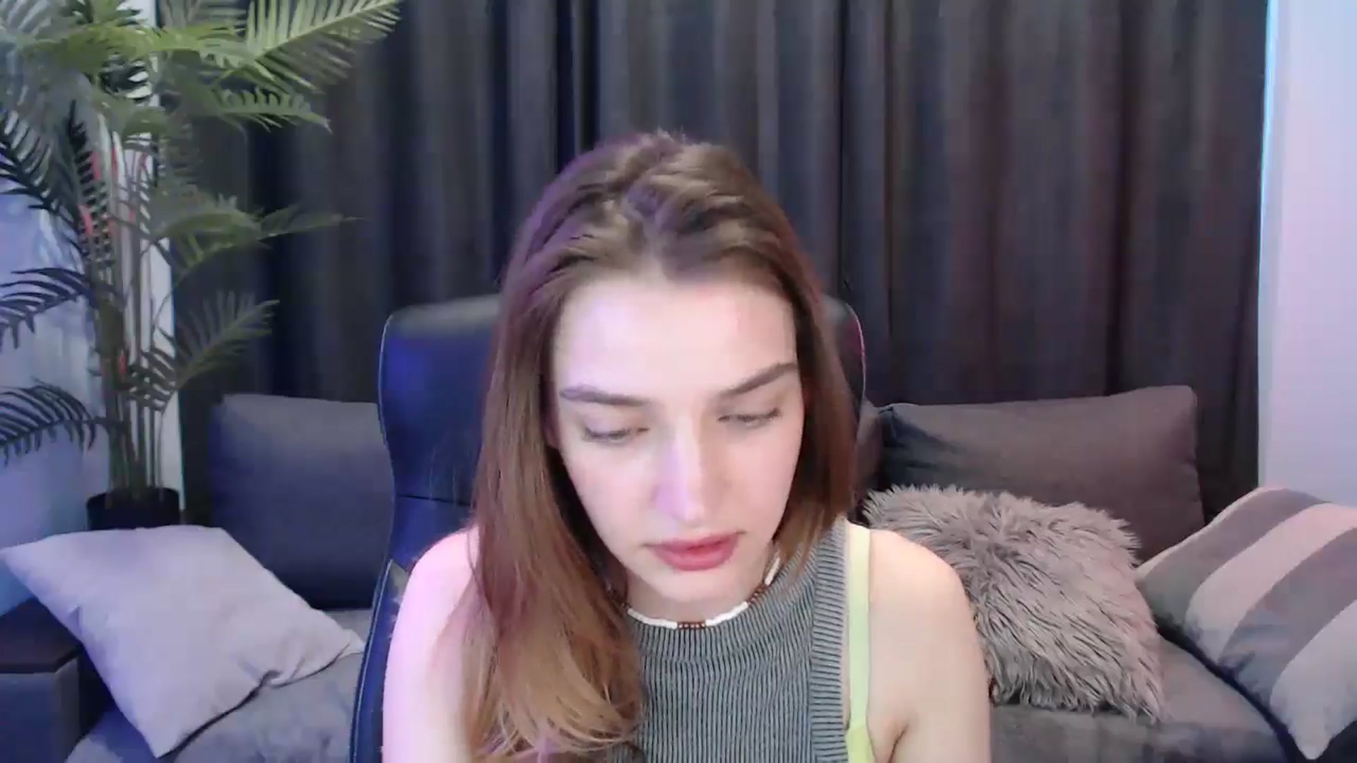 Gallery image thumbnail from LaraMinx's myfreecams stream on, 04/18/2026, 11:02 image 6 of 20