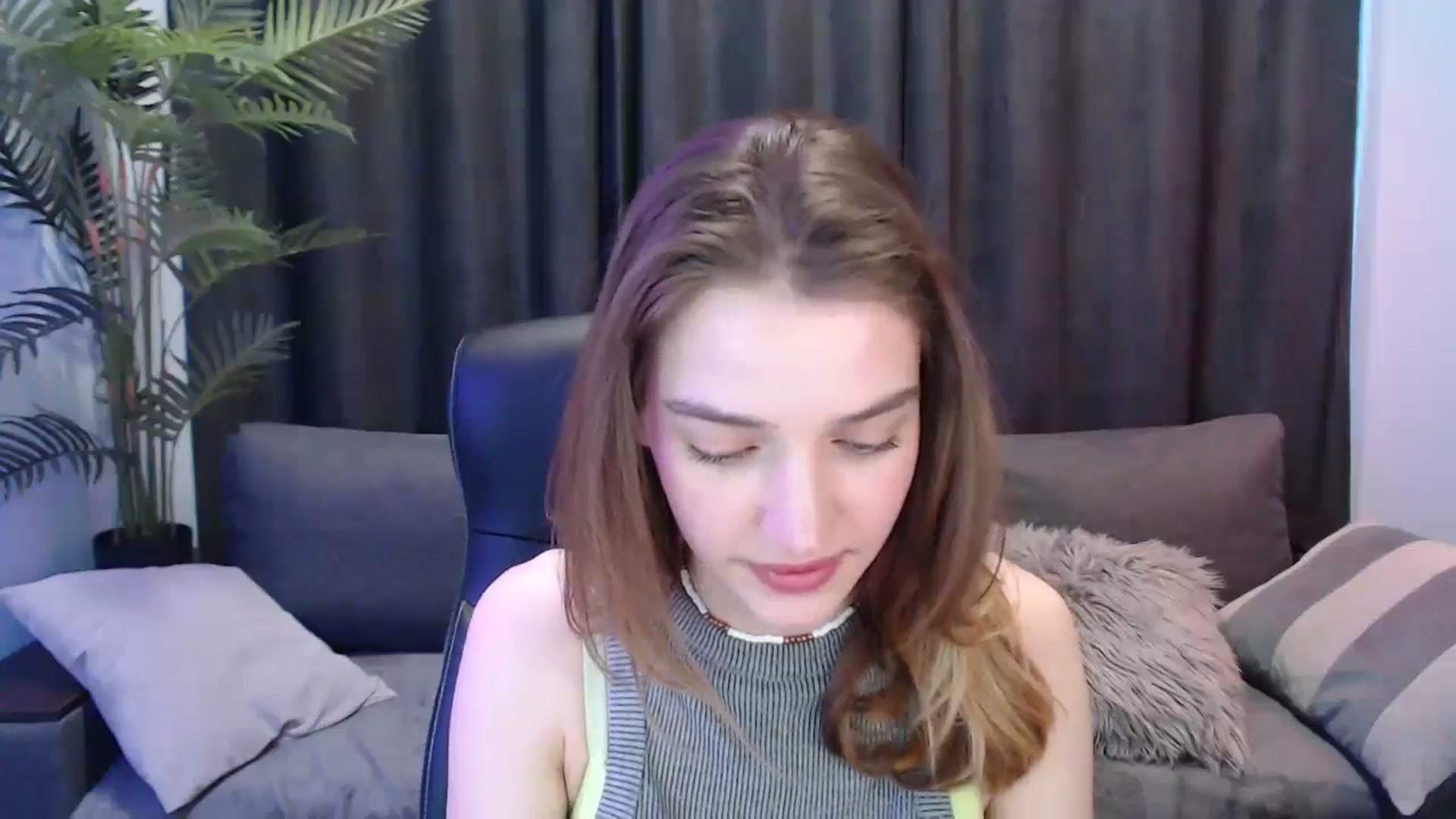 Gallery image thumbnail from LaraMinx's myfreecams stream on, 04/18/2026, 11:02 image 17 of 20