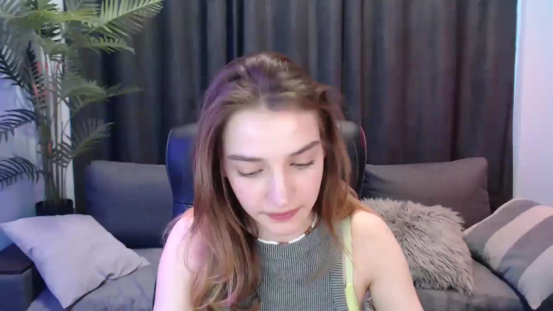 Gallery image thumbnail from LaraMinx's myfreecams stream on, 04/18/2026, 11:02 image 8 of 20
