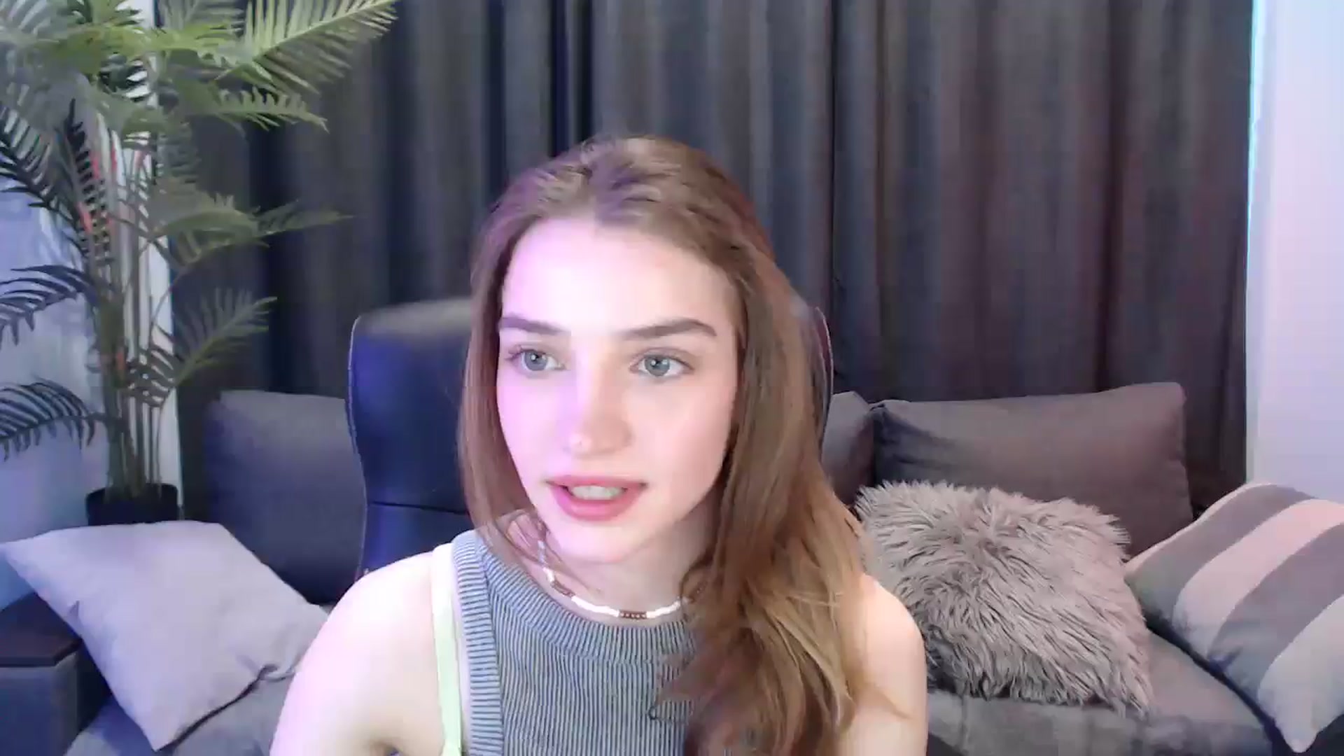 Gallery image thumbnail from LaraMinx's myfreecams stream on, 04/18/2026, 11:02 image 11 of 20