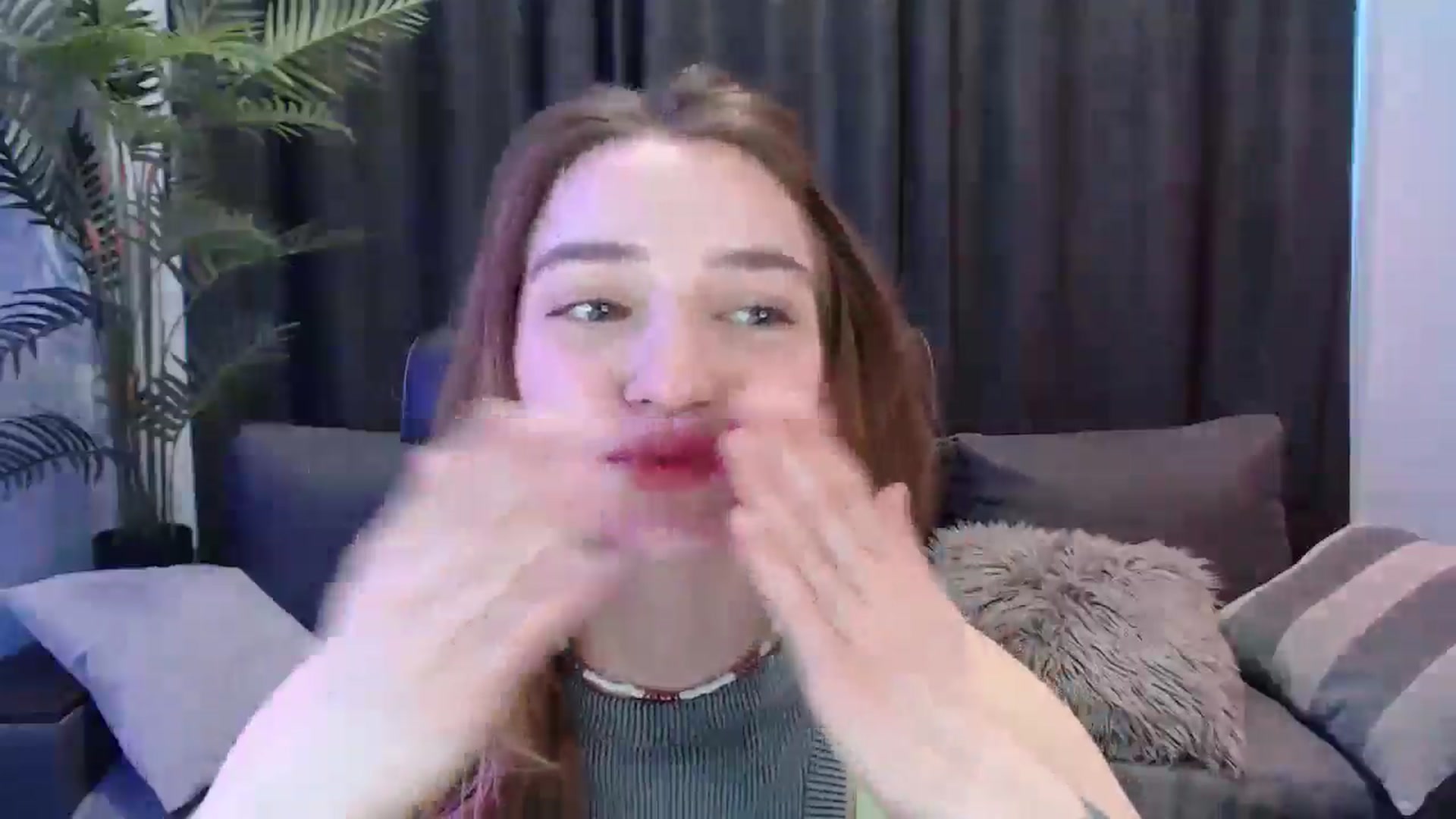 Gallery image thumbnail from LaraMinx's myfreecams stream on, 04/18/2026, 11:02 image 4 of 20