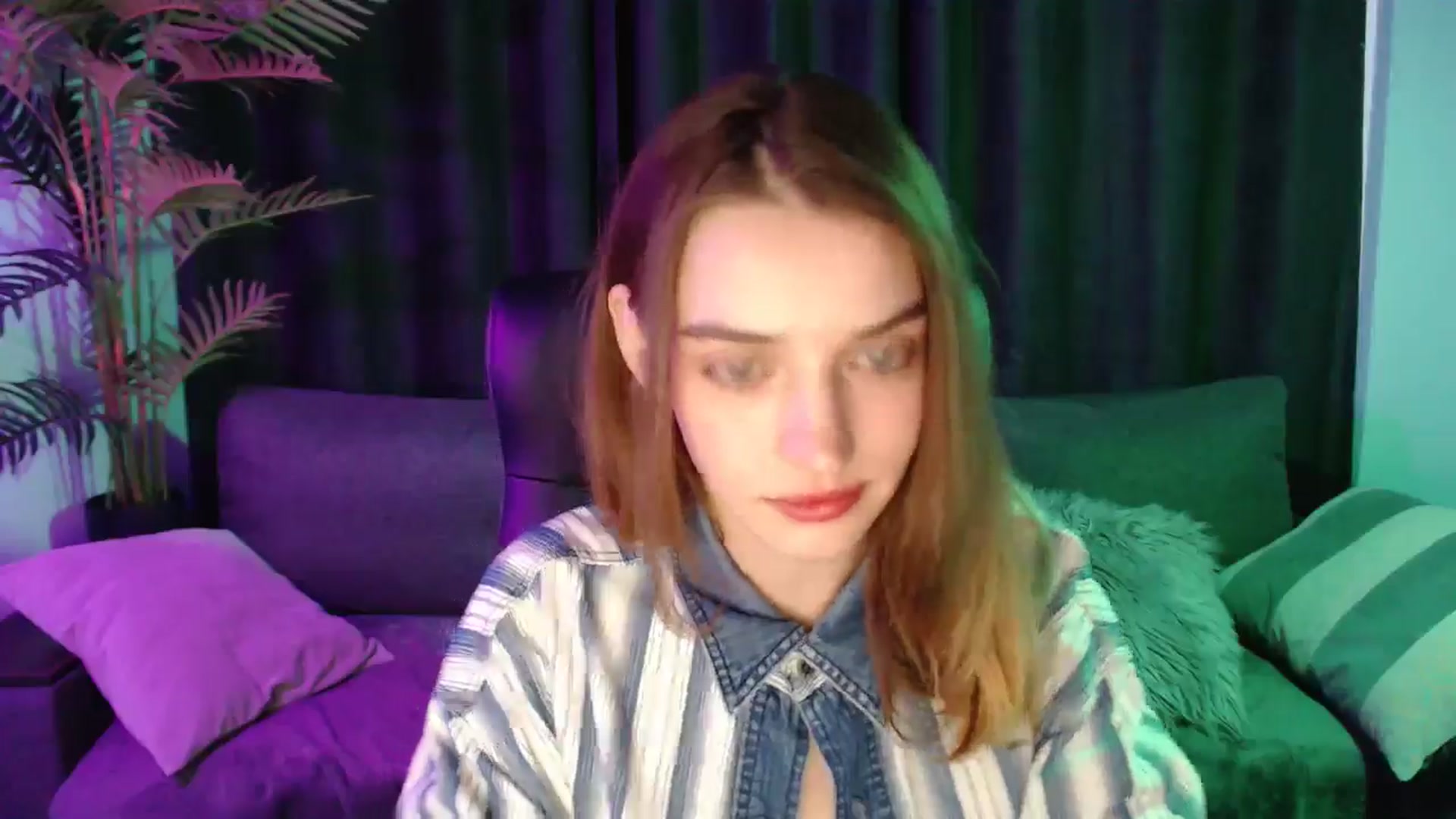 Gallery image thumbnail from LaraMinx's myfreecams stream on, 04/19/2026, 12:17 image 11 of 20