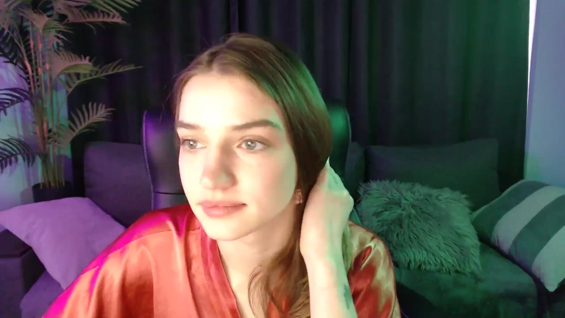 Gallery image thumbnail from LaraMinx's myfreecams stream on, 04/20/2026, 10:08 image 11 of 20