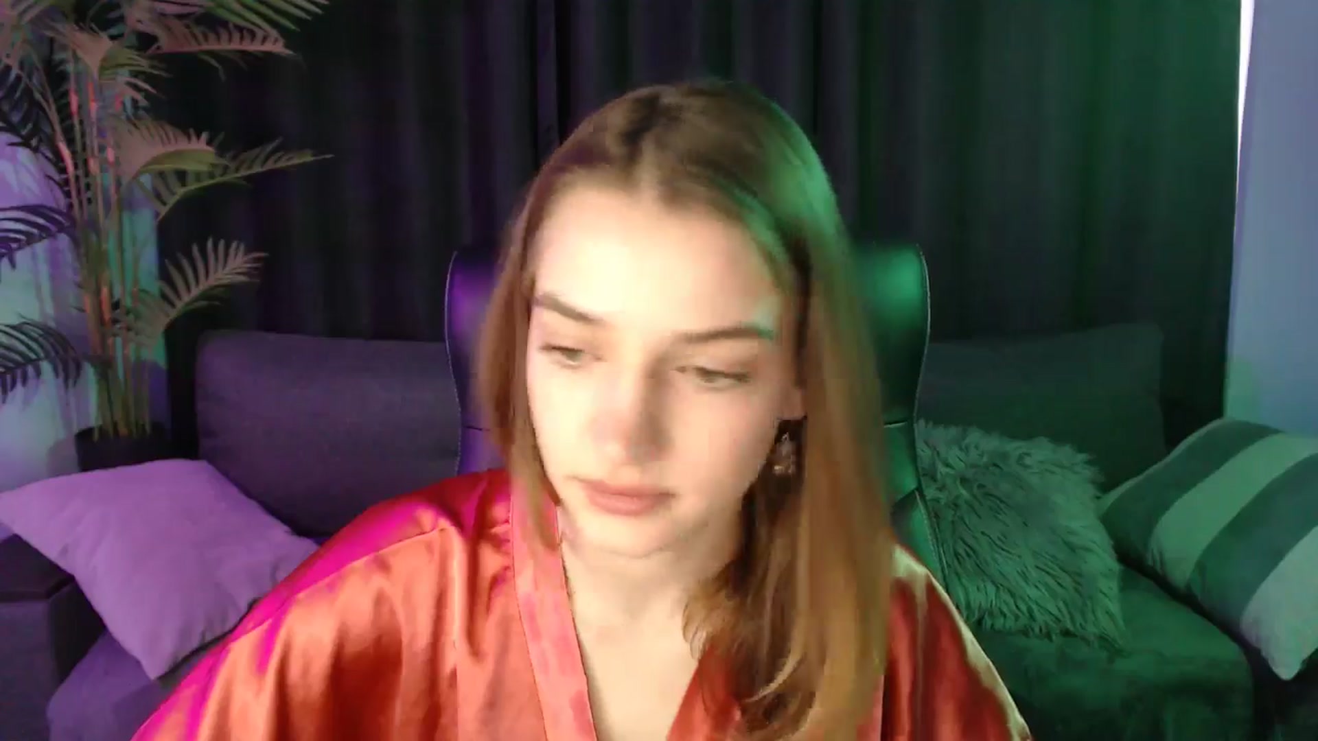 Gallery image thumbnail from LaraMinx's myfreecams stream on, 04/20/2026, 10:08 image 7 of 20