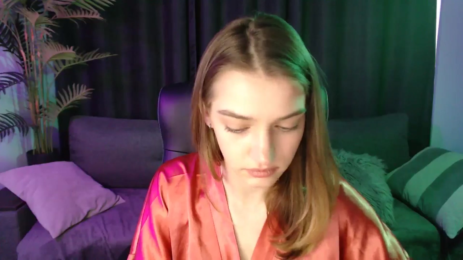 Gallery image thumbnail from LaraMinx's myfreecams stream on, 04/20/2026, 10:08 image 6 of 20
