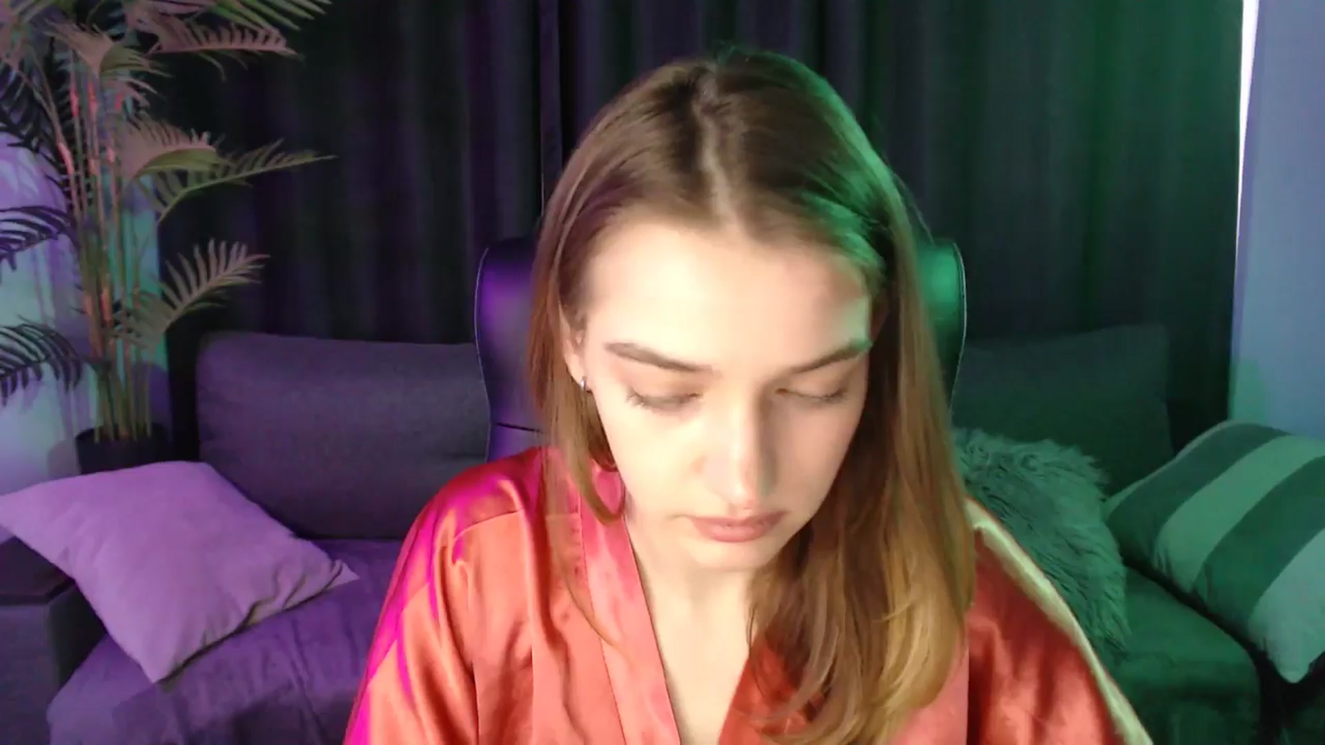 Gallery image thumbnail from LaraMinx's myfreecams stream on, 04/20/2026, 10:08 image 3 of 20