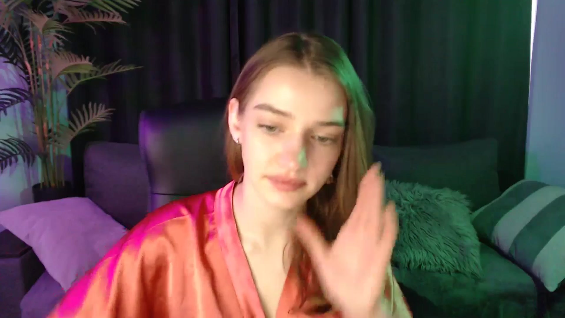 Gallery image thumbnail from LaraMinx's myfreecams stream on, 04/20/2026, 10:08 image 13 of 20