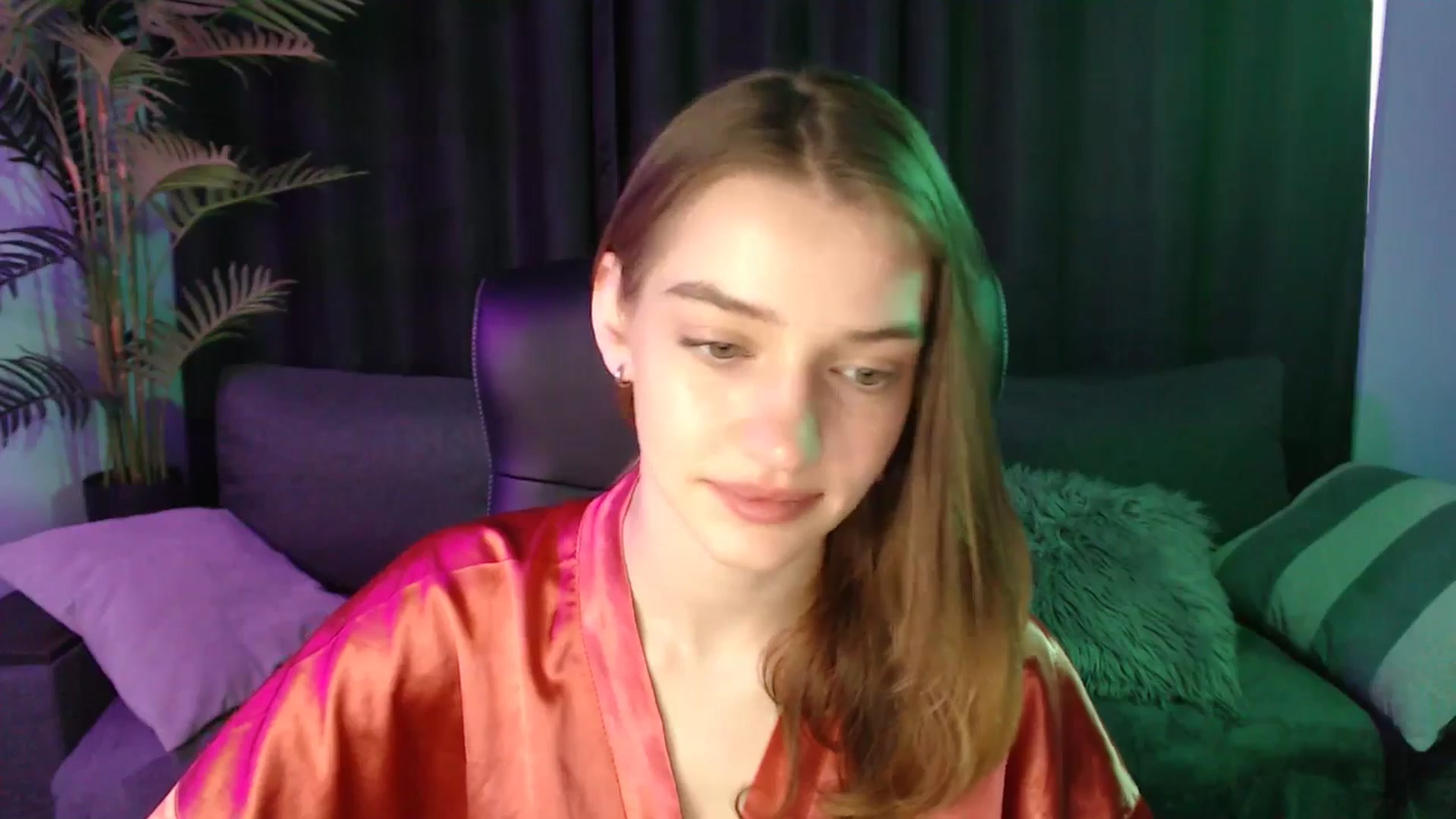 Gallery image thumbnail from LaraMinx's myfreecams stream on, 04/20/2026, 10:08 image 14 of 20