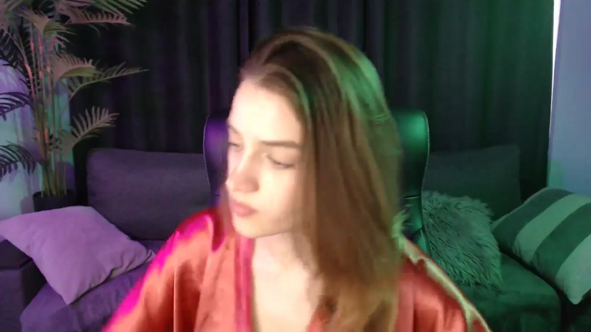 Gallery image thumbnail from LaraMinx's myfreecams stream on, 04/20/2026, 10:30 image 6 of 20