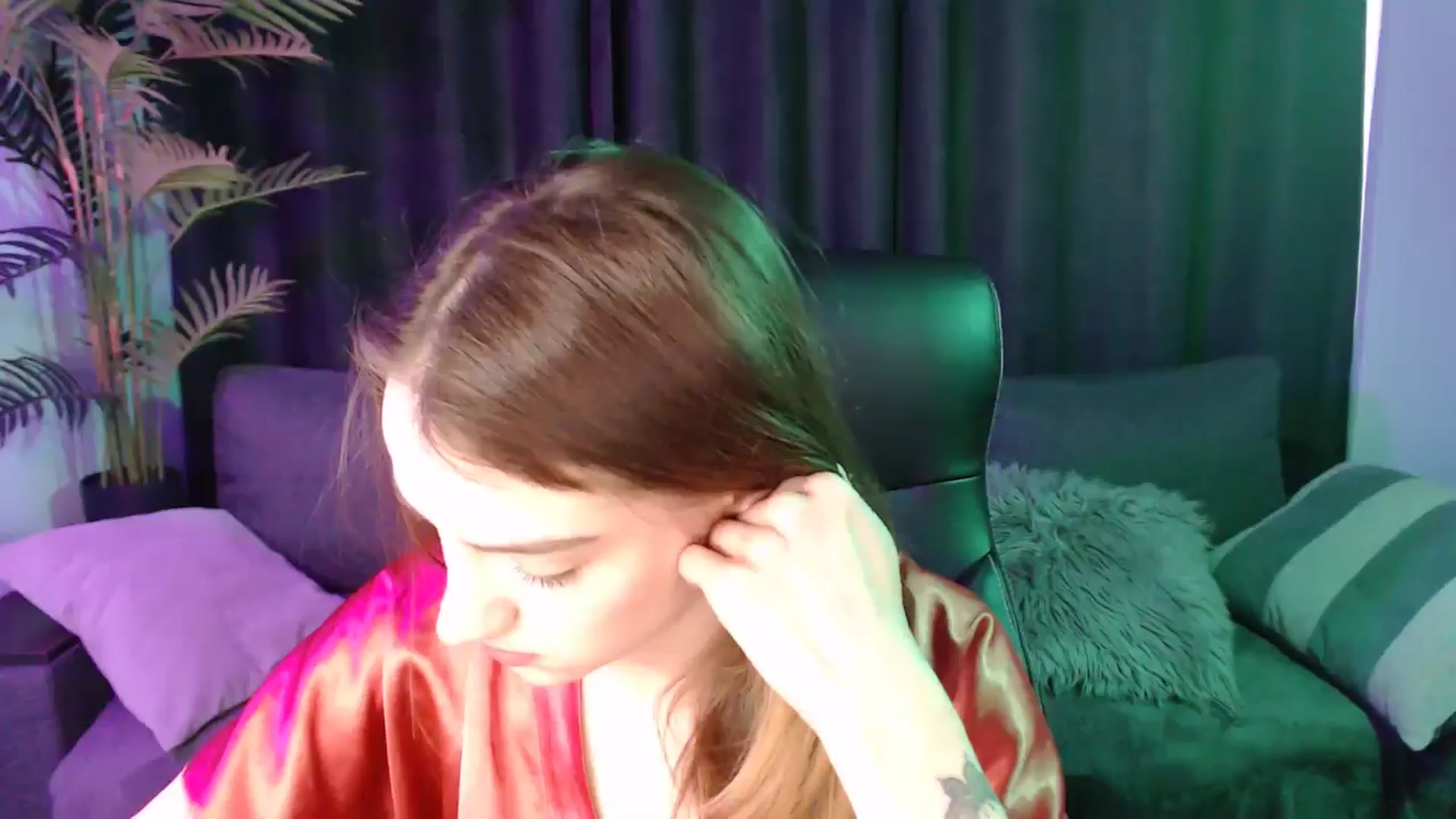 Gallery image thumbnail from LaraMinx's myfreecams stream on, 04/20/2026, 10:30 image 2 of 20