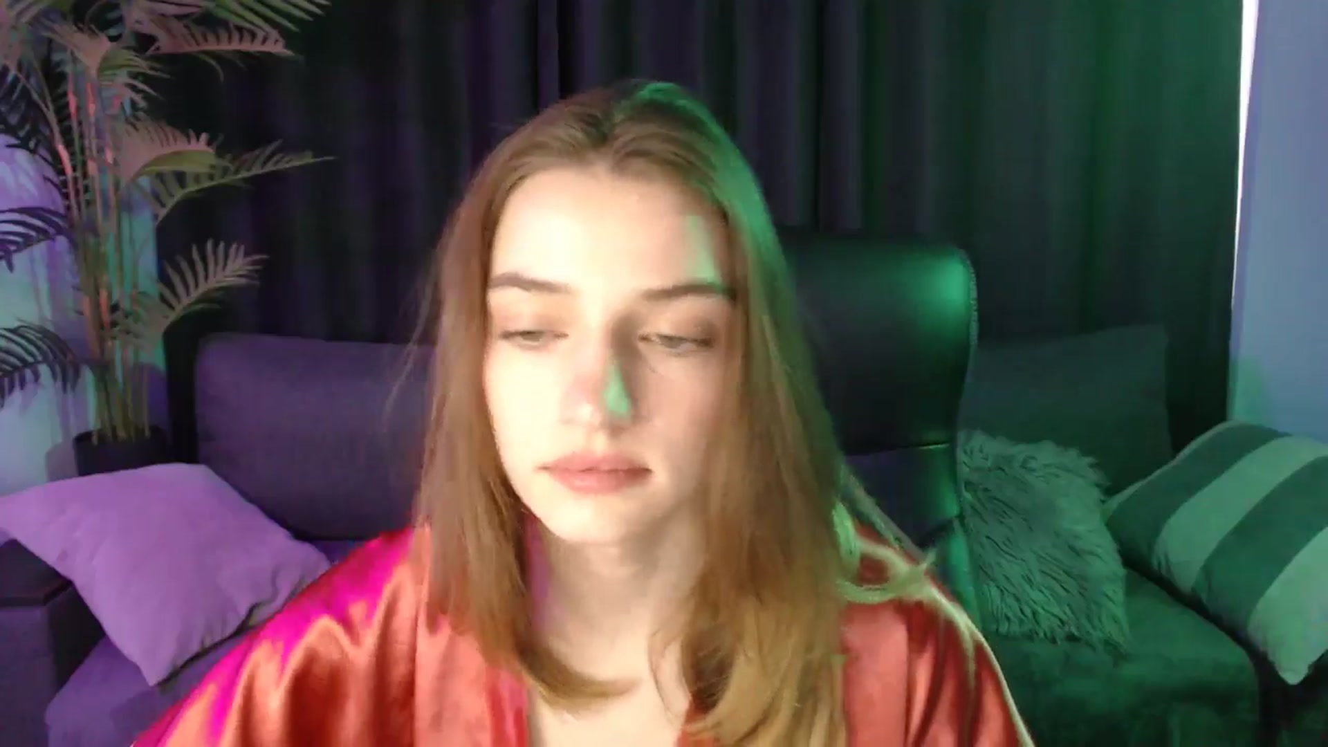 Gallery image thumbnail from LaraMinx's myfreecams stream on, 04/20/2026, 10:30 image 13 of 20