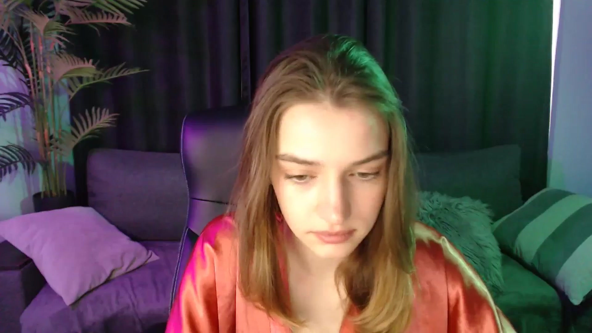 Gallery image thumbnail from LaraMinx's myfreecams stream on, 04/20/2026, 10:30 image 10 of 20