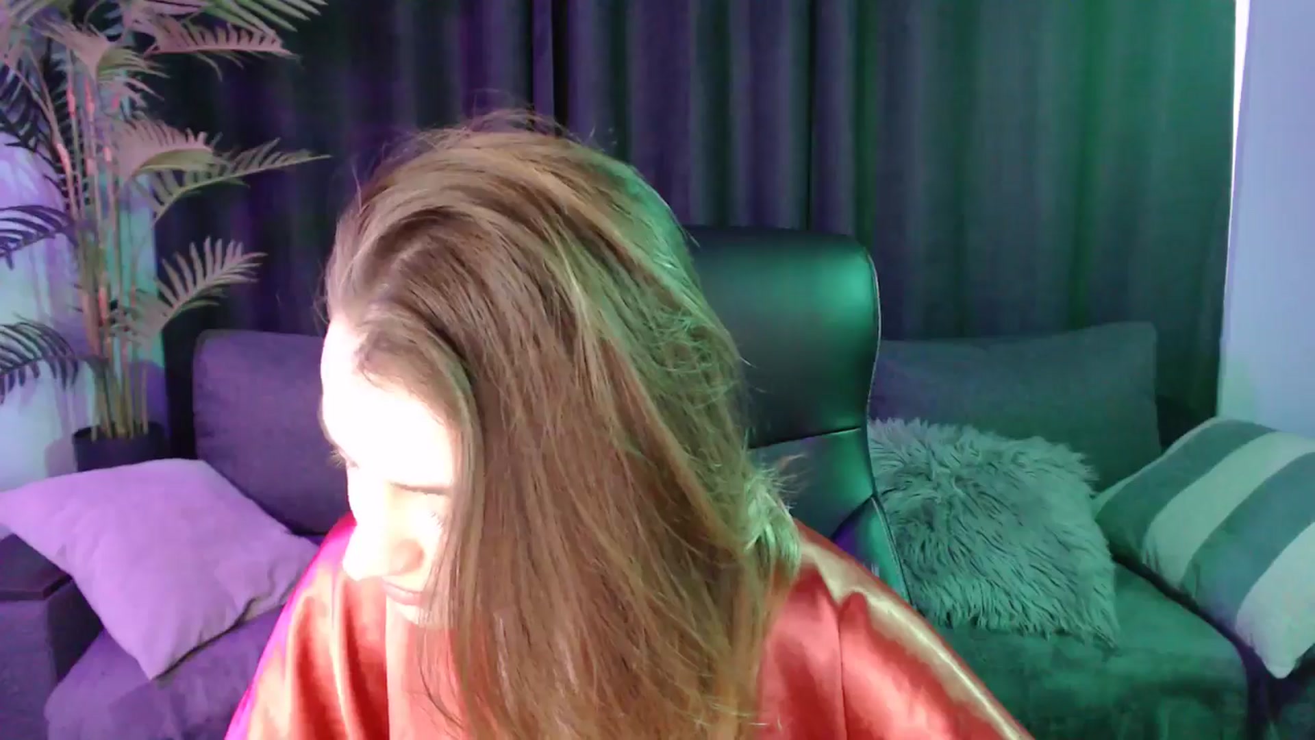 Gallery image thumbnail from LaraMinx's myfreecams stream on, 04/20/2026, 10:30 image 3 of 20