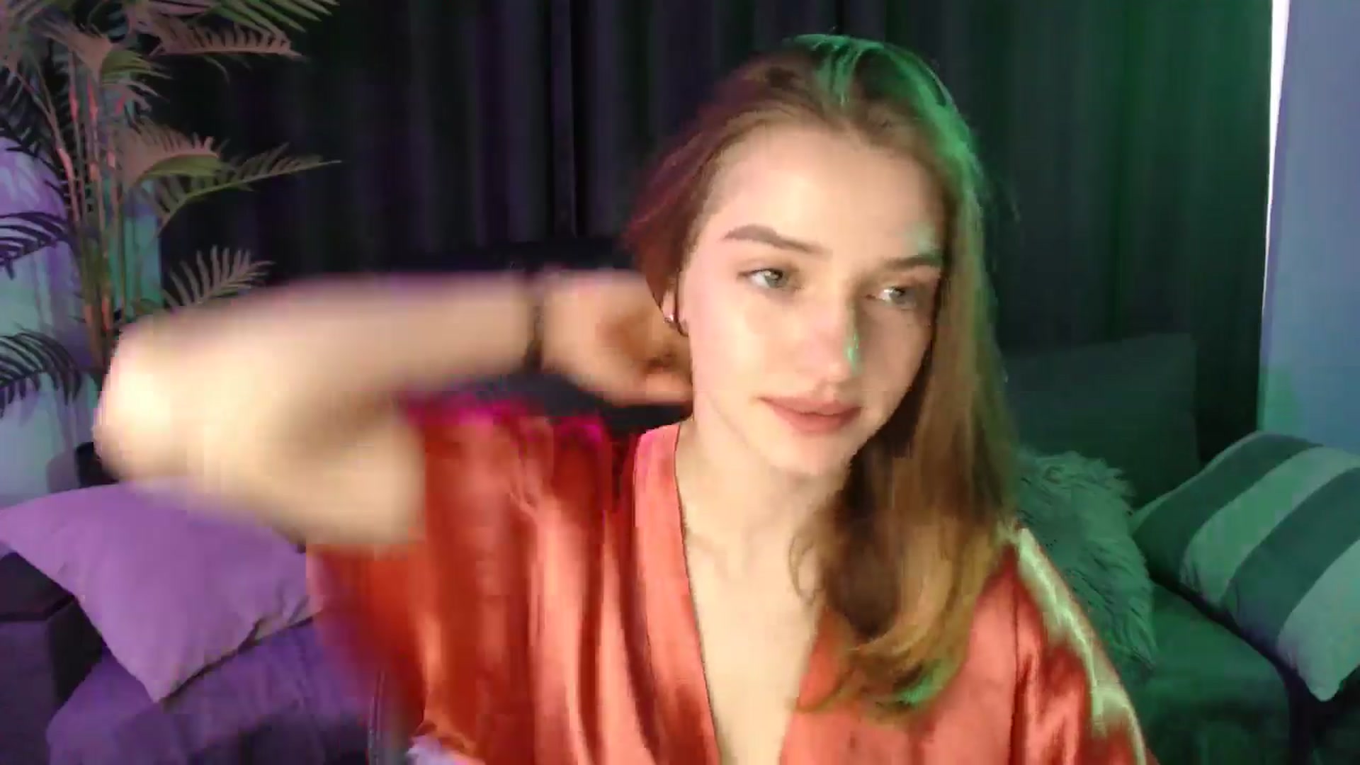 Gallery image thumbnail from LaraMinx's myfreecams stream on, 04/20/2026, 10:30 image 7 of 20