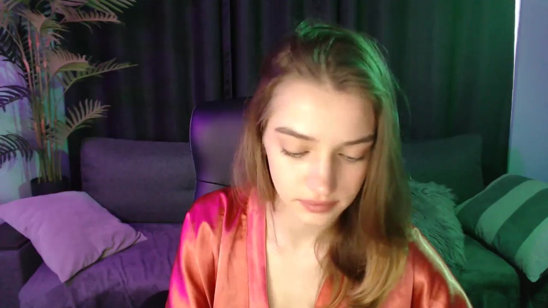 Gallery image thumbnail from LaraMinx's myfreecams stream on, 04/20/2026, 10:30 image 4 of 20
