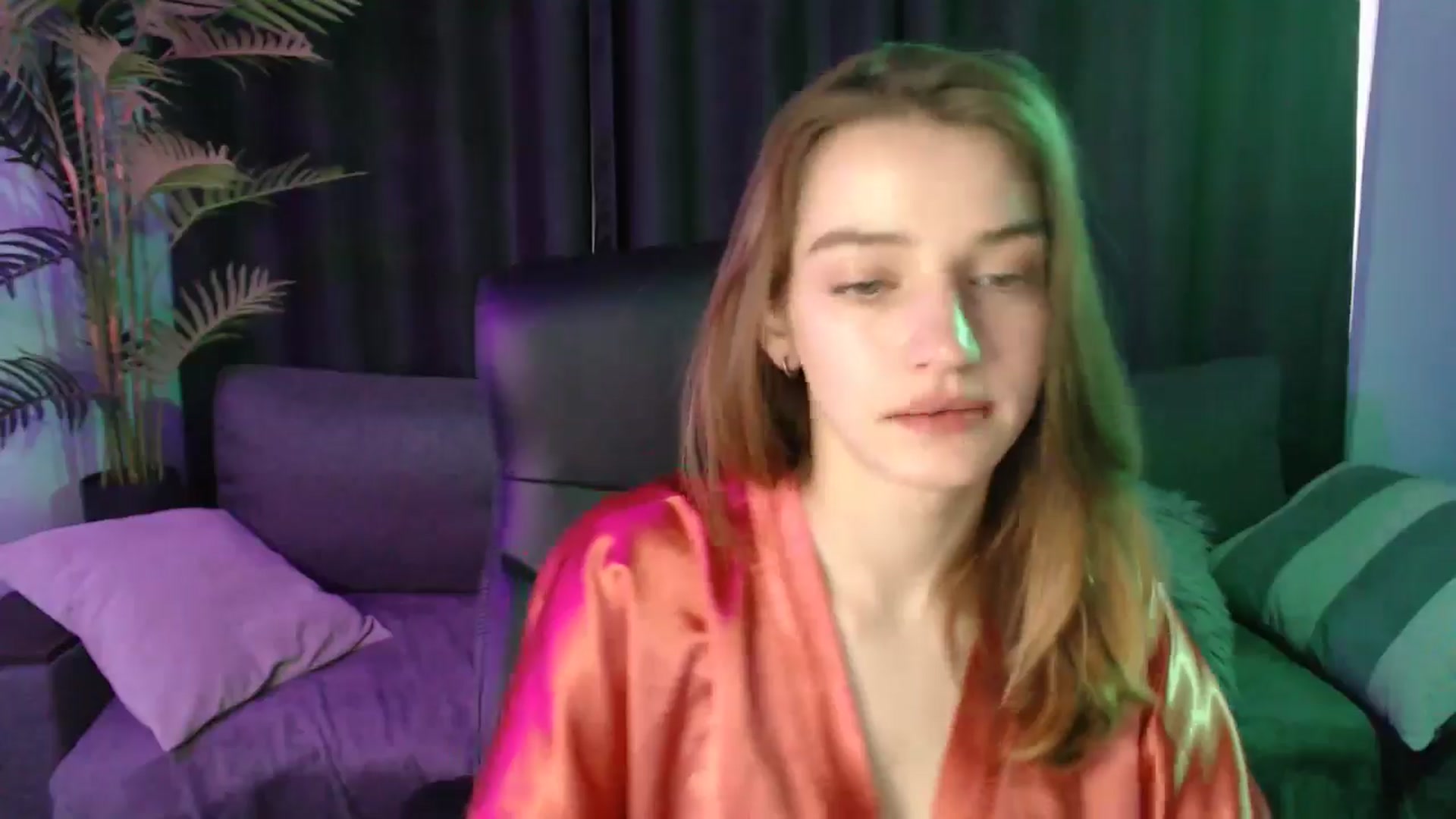 Gallery image thumbnail from LaraMinx's myfreecams stream on, 04/20/2026, 11:45 image 7 of 20