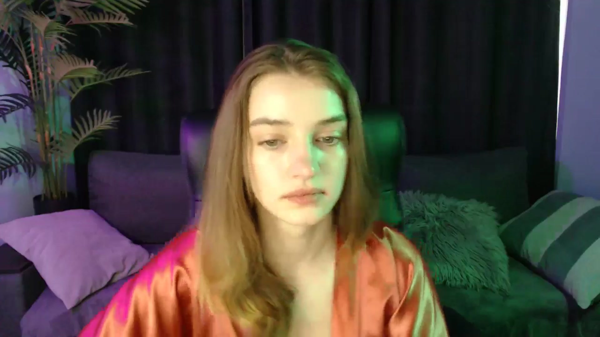 Gallery image thumbnail from LaraMinx's myfreecams stream on, 04/20/2026, 11:45 image 11 of 20