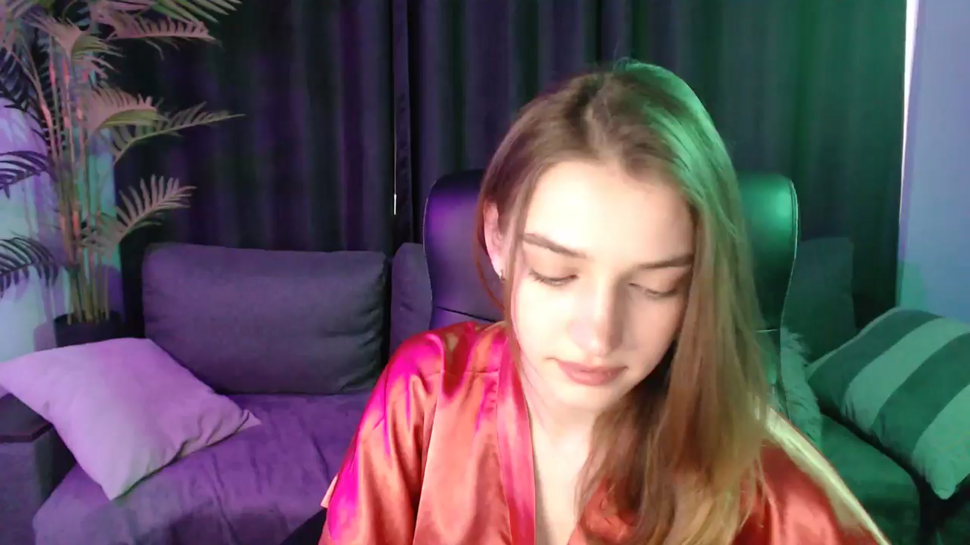 Gallery image thumbnail from LaraMinx's myfreecams stream on, 04/20/2026, 11:45 image 4 of 20