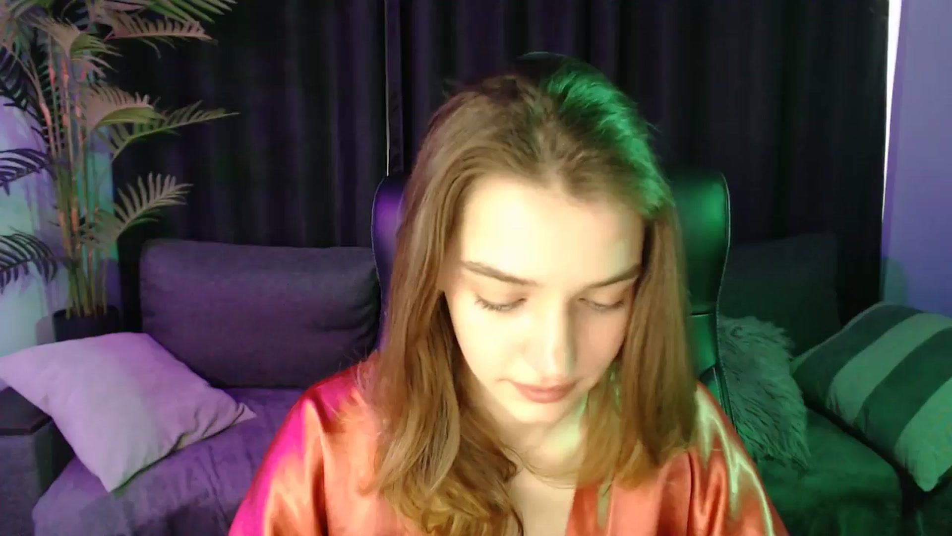 Gallery image thumbnail from LaraMinx's myfreecams stream on, 04/20/2026, 11:45 image 9 of 20