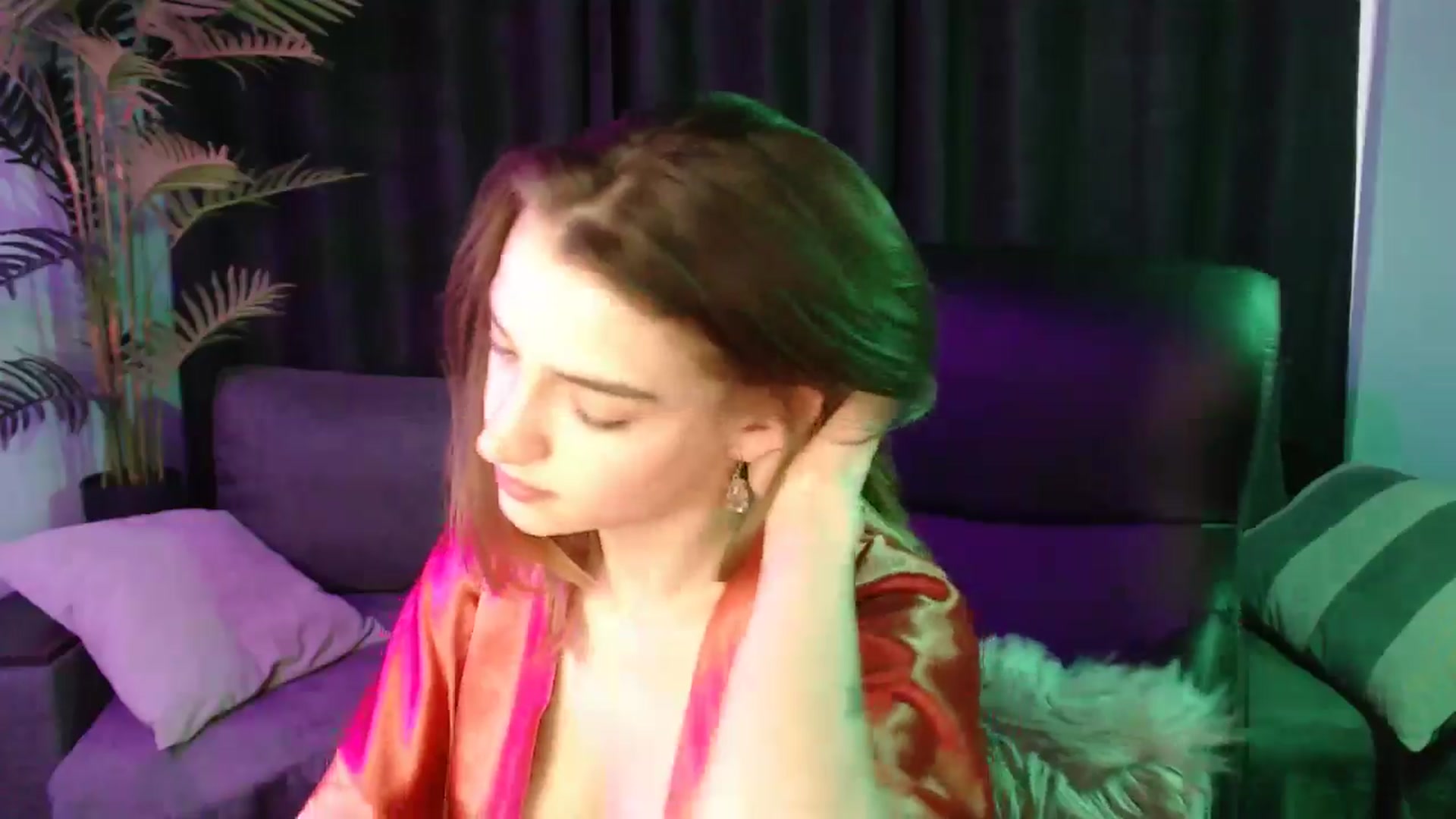 Gallery image thumbnail from LaraMinx's myfreecams stream on, 04/20/2026, 13:14 image 9 of 20