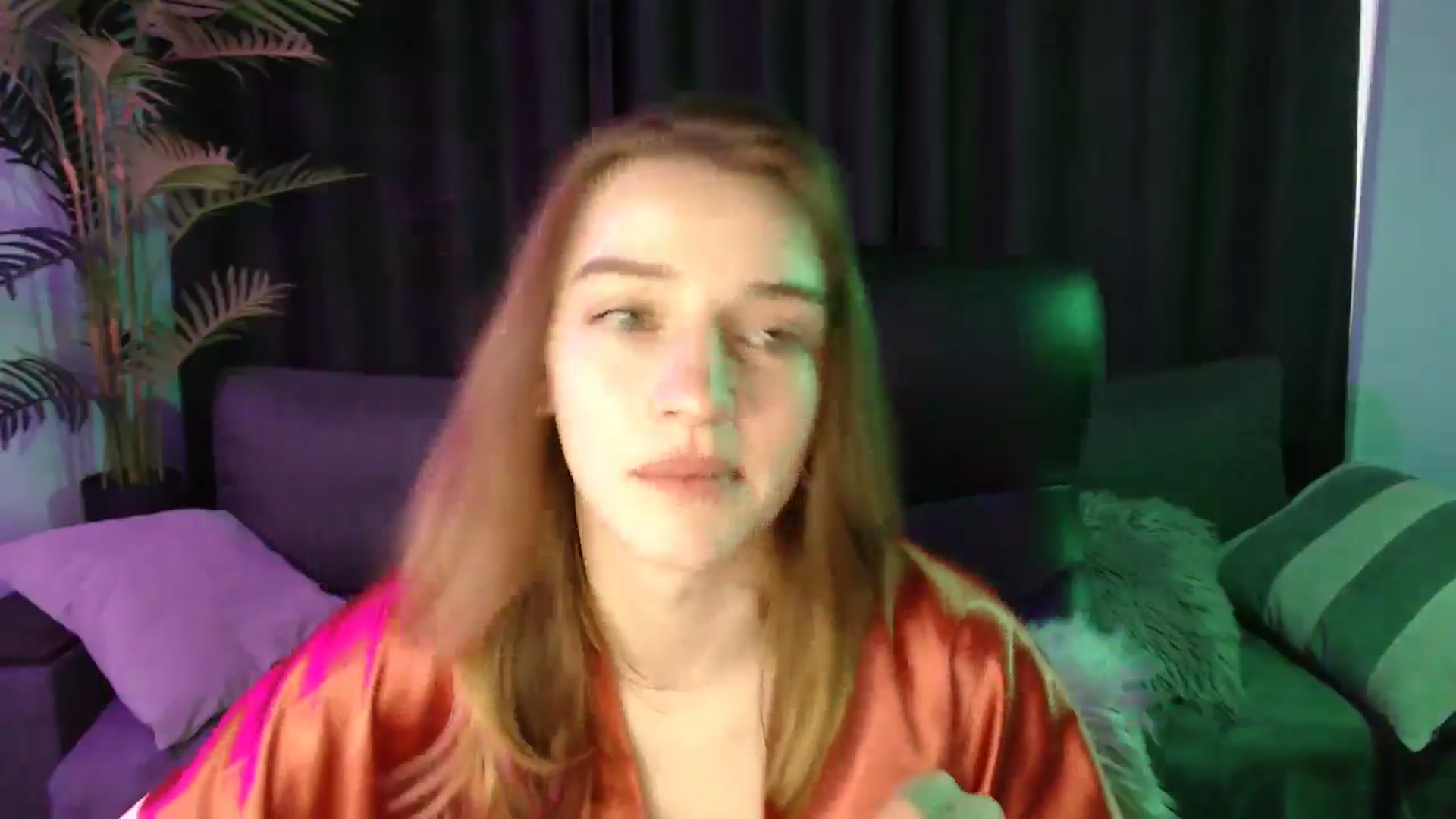 Gallery image thumbnail from LaraMinx's myfreecams stream on, 04/20/2026, 13:14 image 3 of 20