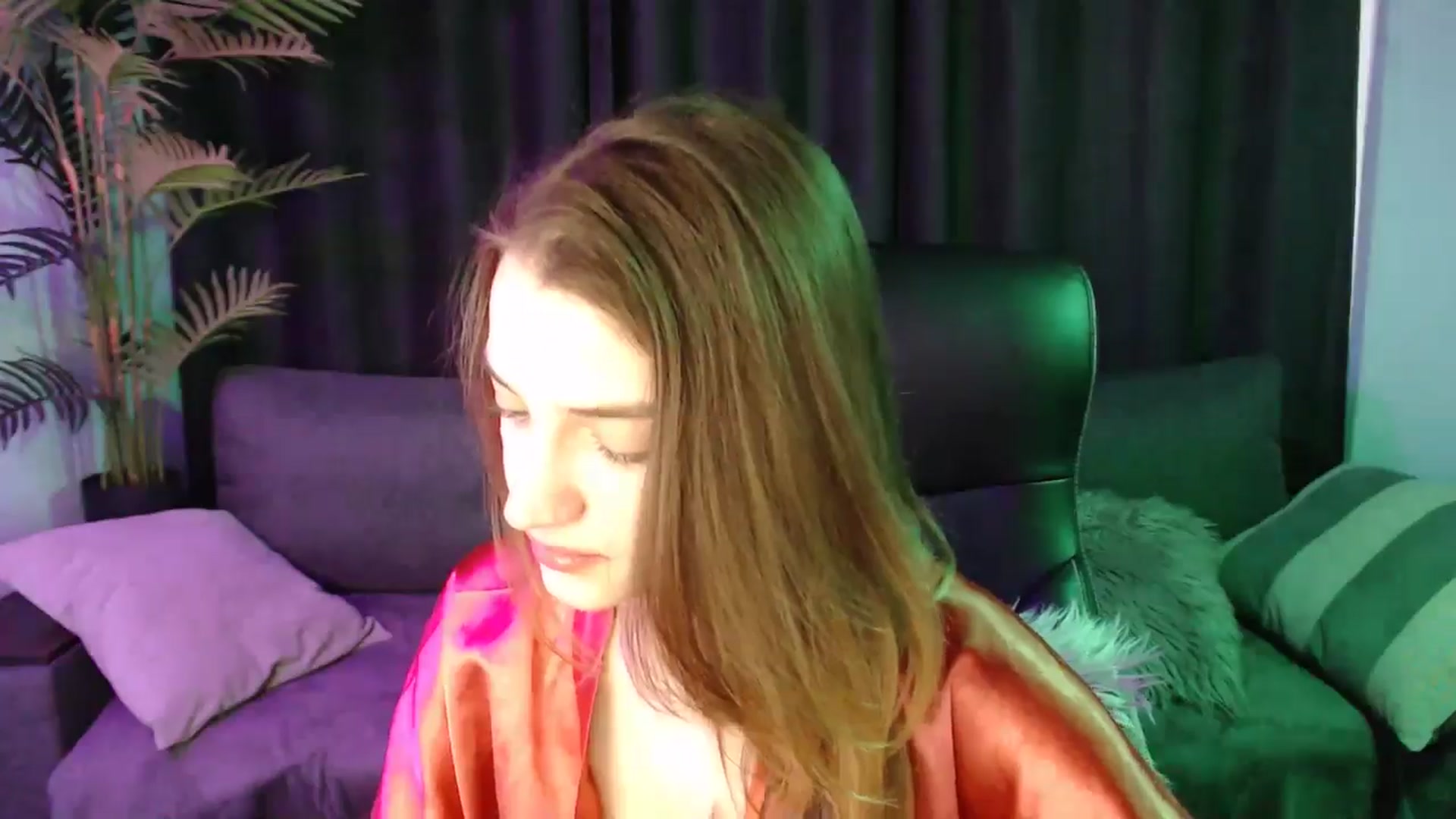 Gallery image thumbnail from LaraMinx's myfreecams stream on, 04/20/2026, 13:14 image 11 of 20