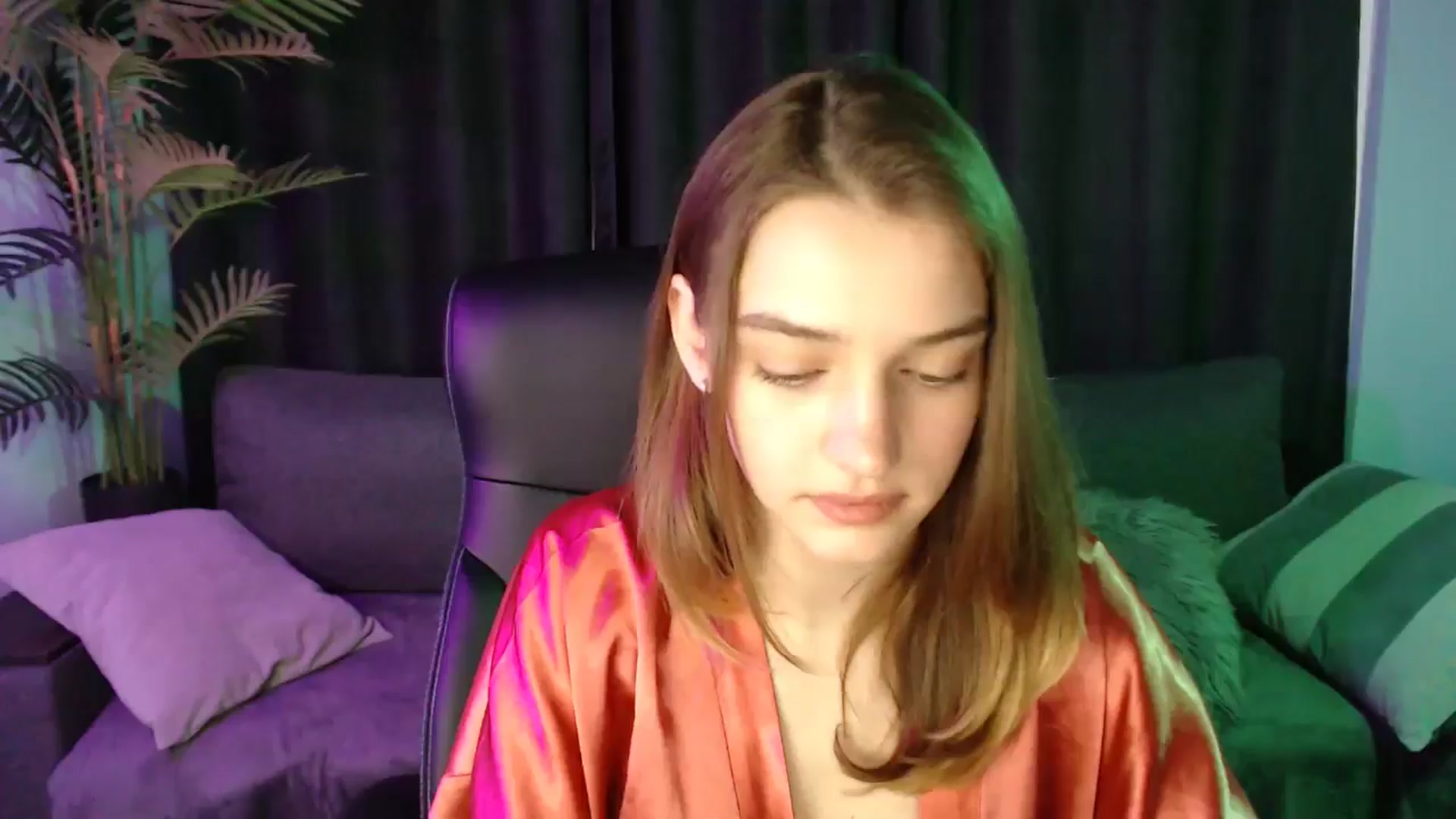 Gallery image thumbnail from LaraMinx's myfreecams stream on, 04/20/2026, 13:14 image 18 of 20