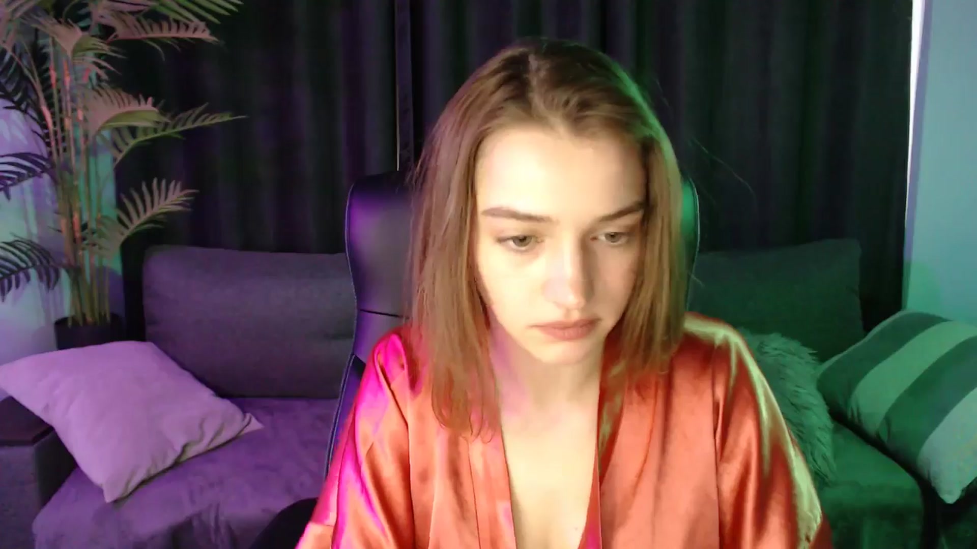 Gallery image thumbnail from LaraMinx's myfreecams stream on, 04/20/2026, 13:14 image 5 of 20