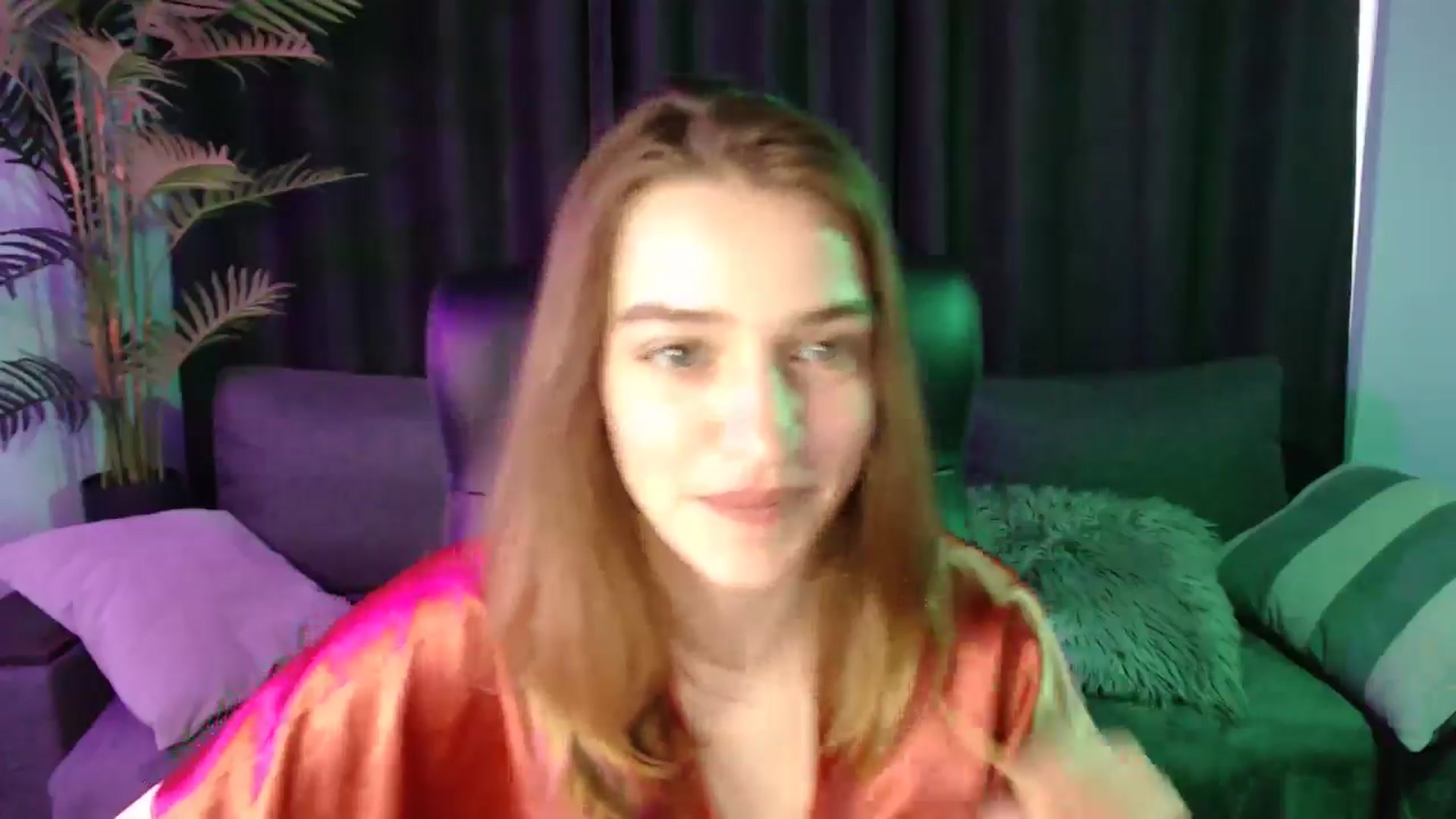 Gallery image thumbnail from LaraMinx's myfreecams stream on, 04/20/2026, 13:14 image 2 of 20