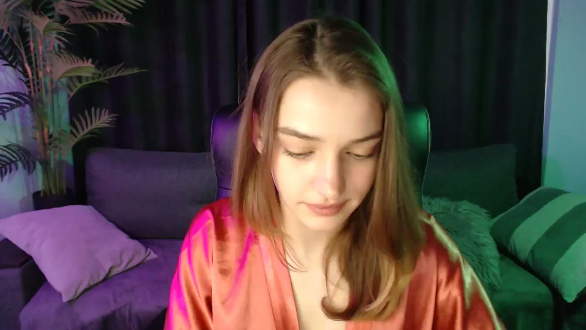 Gallery image thumbnail from LaraMinx's myfreecams stream on, 04/20/2026, 13:14 image 13 of 20