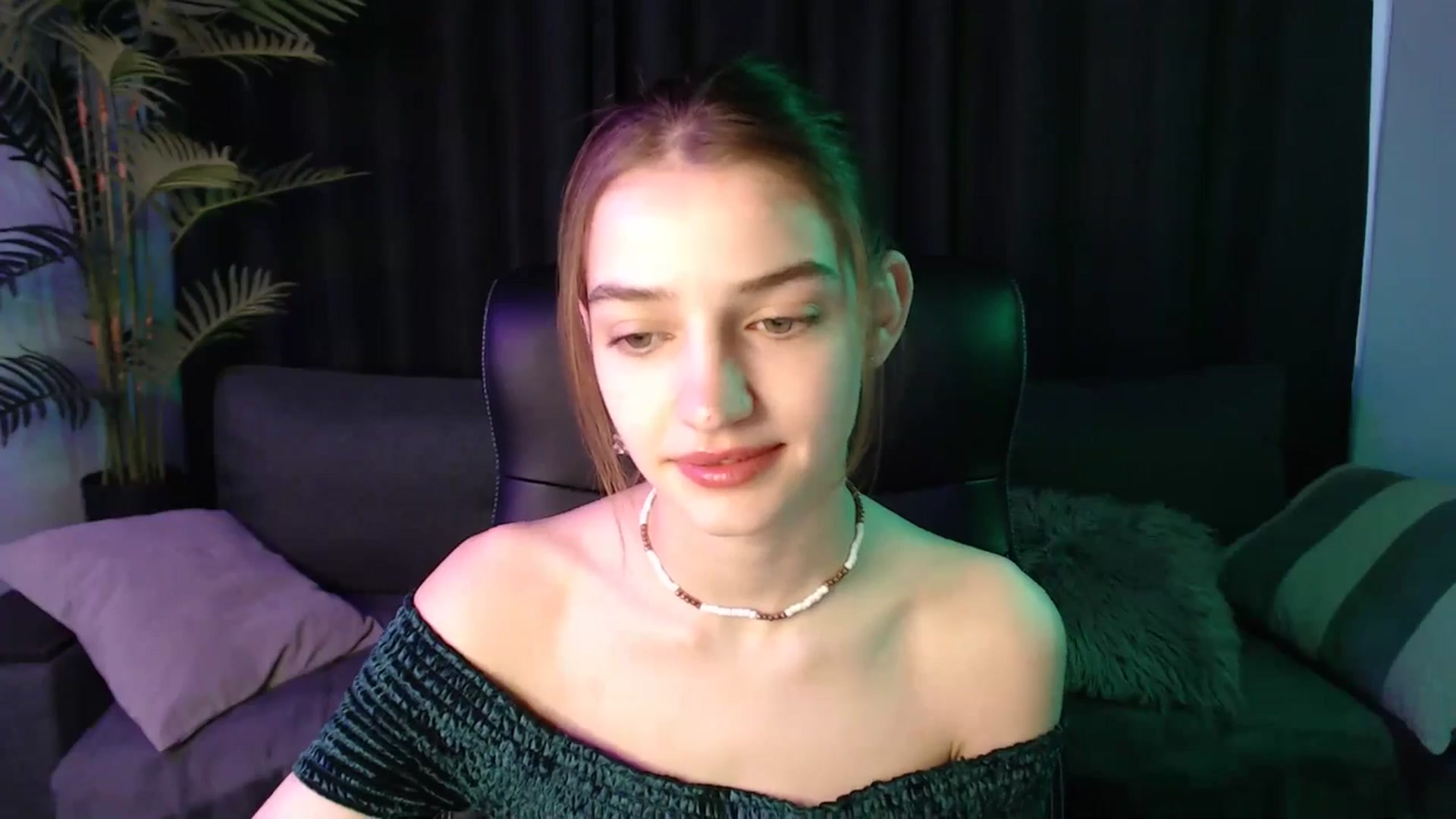 Gallery image thumbnail from LaraMinx's myfreecams stream on, 04/21/2026, 09:16 image 13 of 20