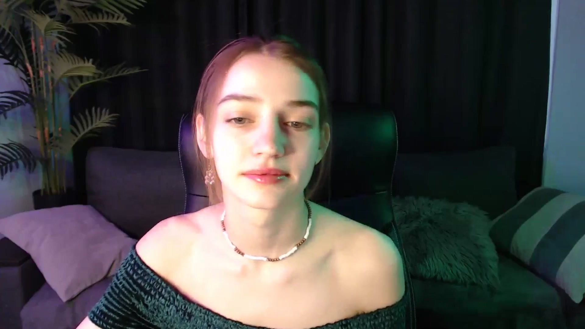 Gallery image thumbnail from LaraMinx's myfreecams stream on, 04/21/2026, 09:16 image 7 of 20