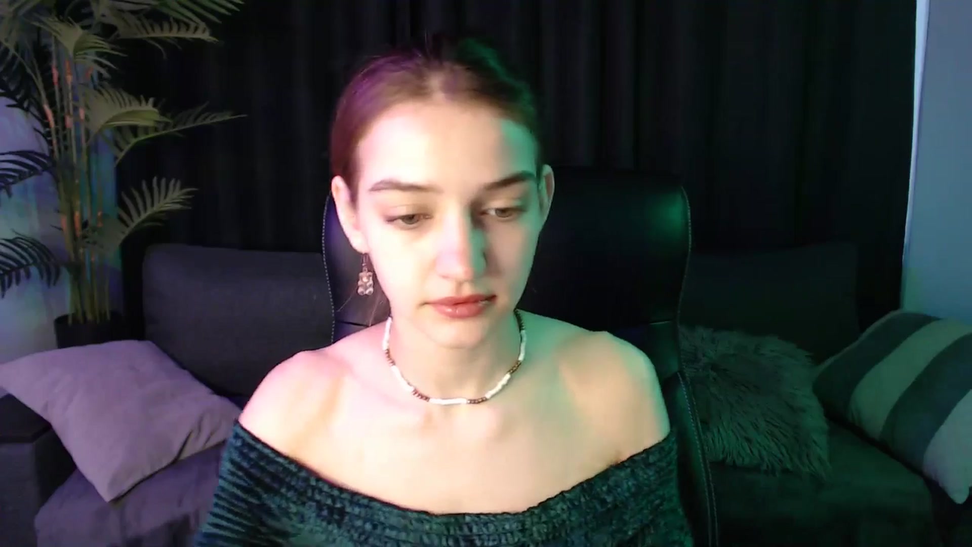 Gallery image thumbnail from LaraMinx's myfreecams stream on, 04/21/2026, 09:16 image 19 of 20