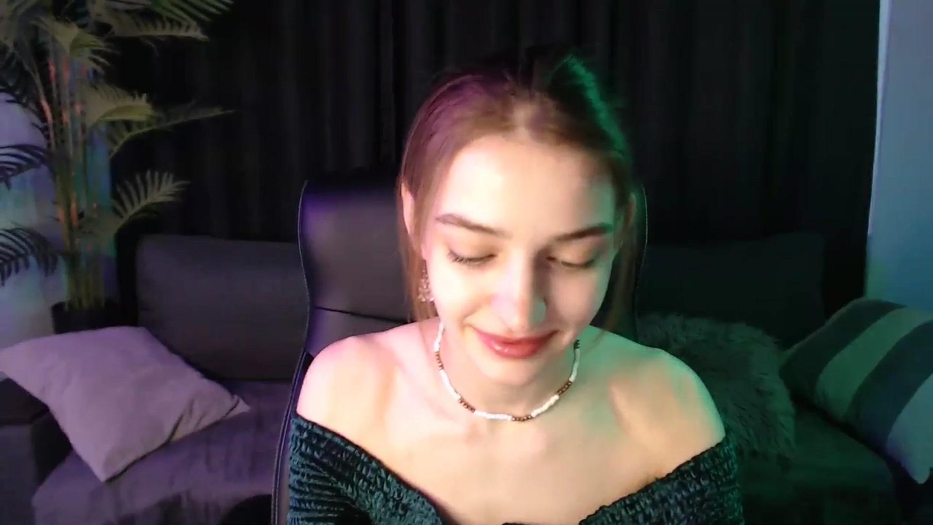 Gallery image thumbnail from LaraMinx's myfreecams stream on, 04/21/2026, 09:16 image 9 of 20