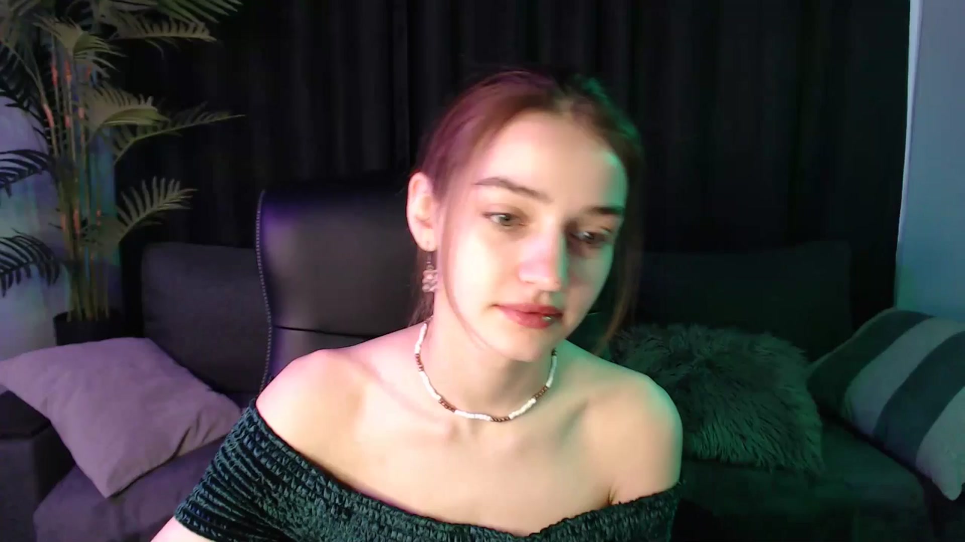 Gallery image thumbnail from LaraMinx's myfreecams stream on, 04/21/2026, 09:16 image 1 of 20