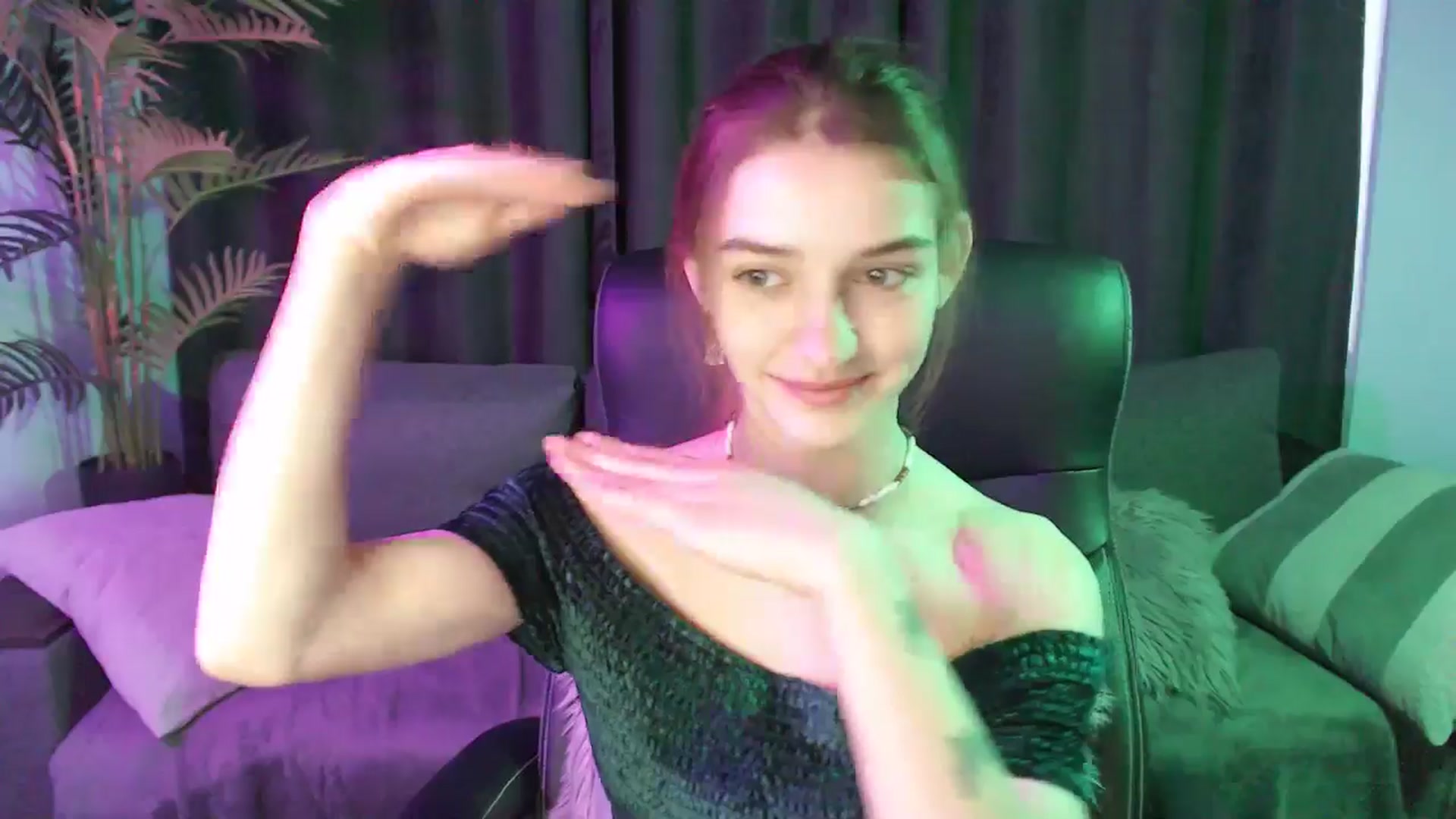 Gallery image thumbnail from LaraMinx's myfreecams stream on, 04/21/2026, 10:37 image 19 of 20