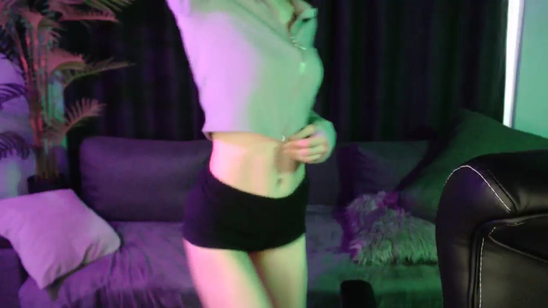 Gallery image thumbnail from LaraMinx's myfreecams stream on, 04/22/2026, 12:02 image 12 of 20