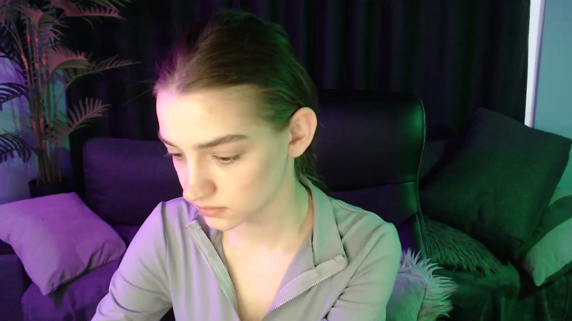 Gallery image thumbnail from LaraMinx's myfreecams stream on, 04/22/2026, 12:02 image 7 of 20