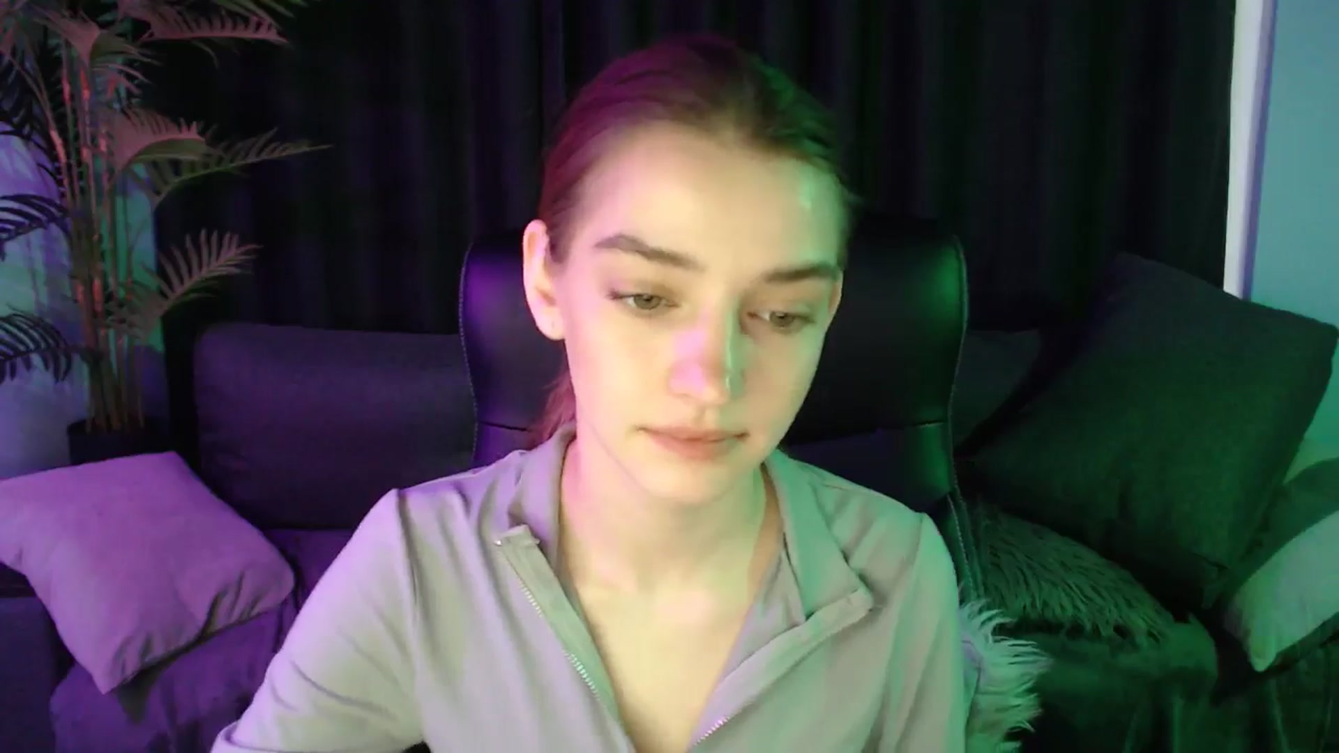 Gallery image thumbnail from LaraMinx's myfreecams stream on, 04/22/2026, 12:02 image 4 of 20