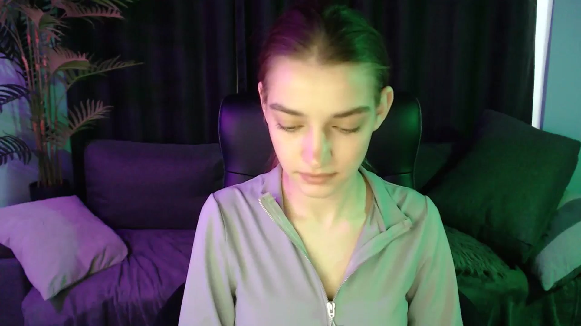 Gallery image thumbnail from LaraMinx's myfreecams stream on, 04/22/2026, 12:02 image 9 of 20