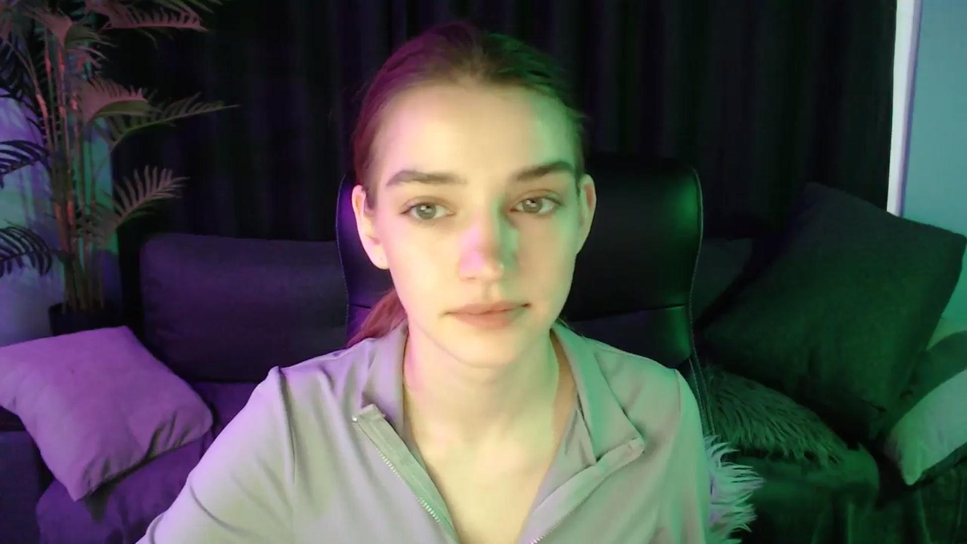 Gallery image thumbnail from LaraMinx's myfreecams stream on, 04/22/2026, 12:02 image 6 of 20