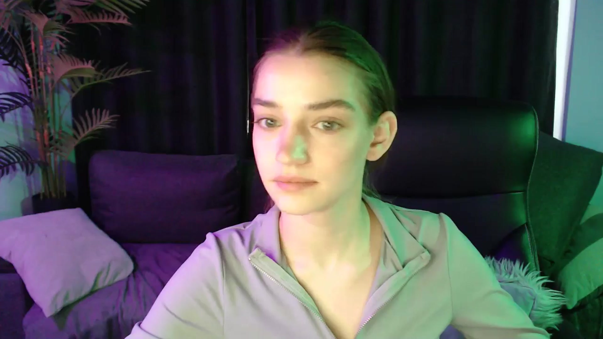 Gallery image thumbnail from LaraMinx's myfreecams stream on, 04/22/2026, 12:02 image 11 of 20
