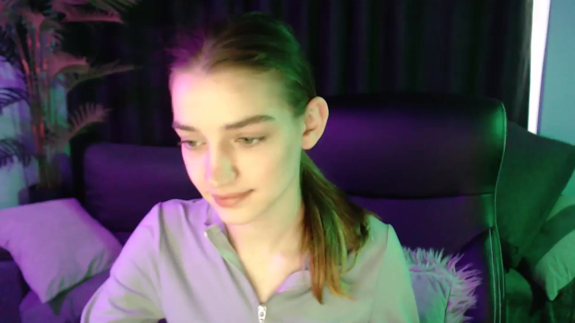 Gallery image thumbnail from LaraMinx's myfreecams stream on, 04/22/2026, 12:28 image 20 of 20