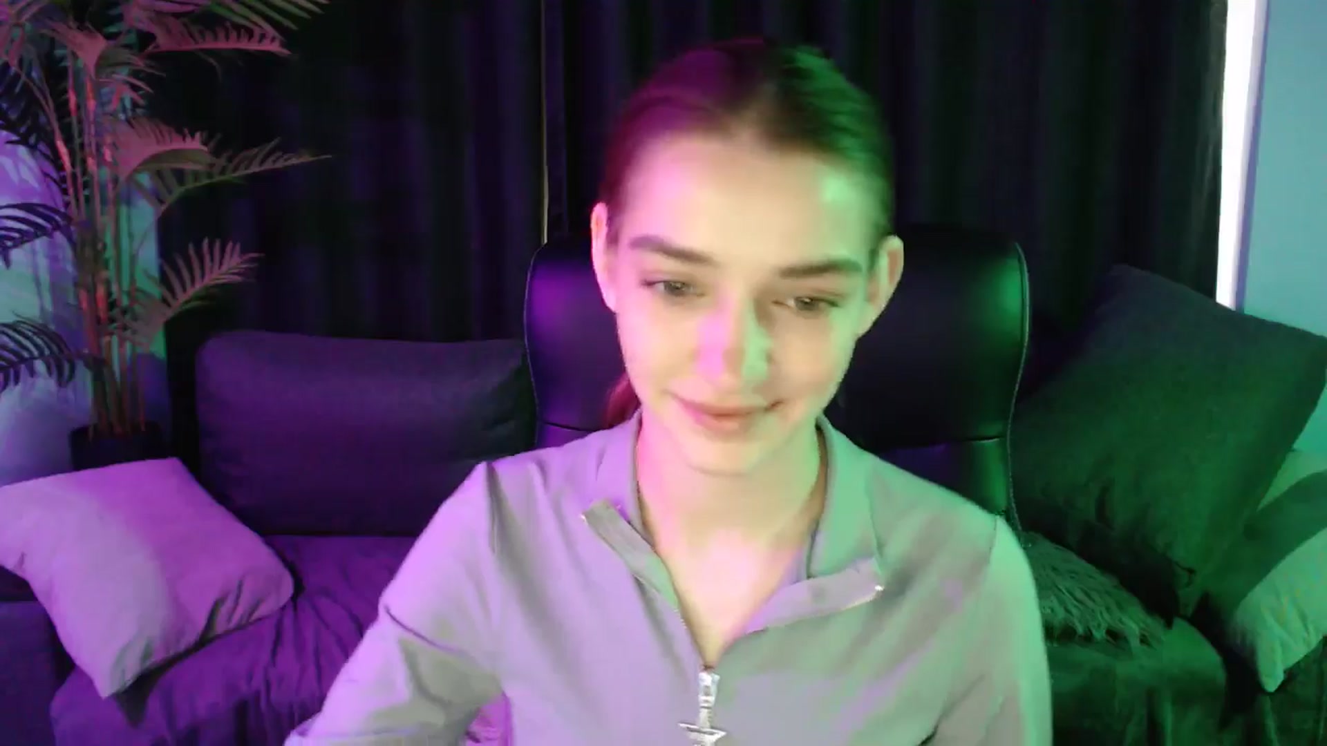 Gallery image thumbnail from LaraMinx's myfreecams stream on, 04/22/2026, 12:28 image 10 of 20
